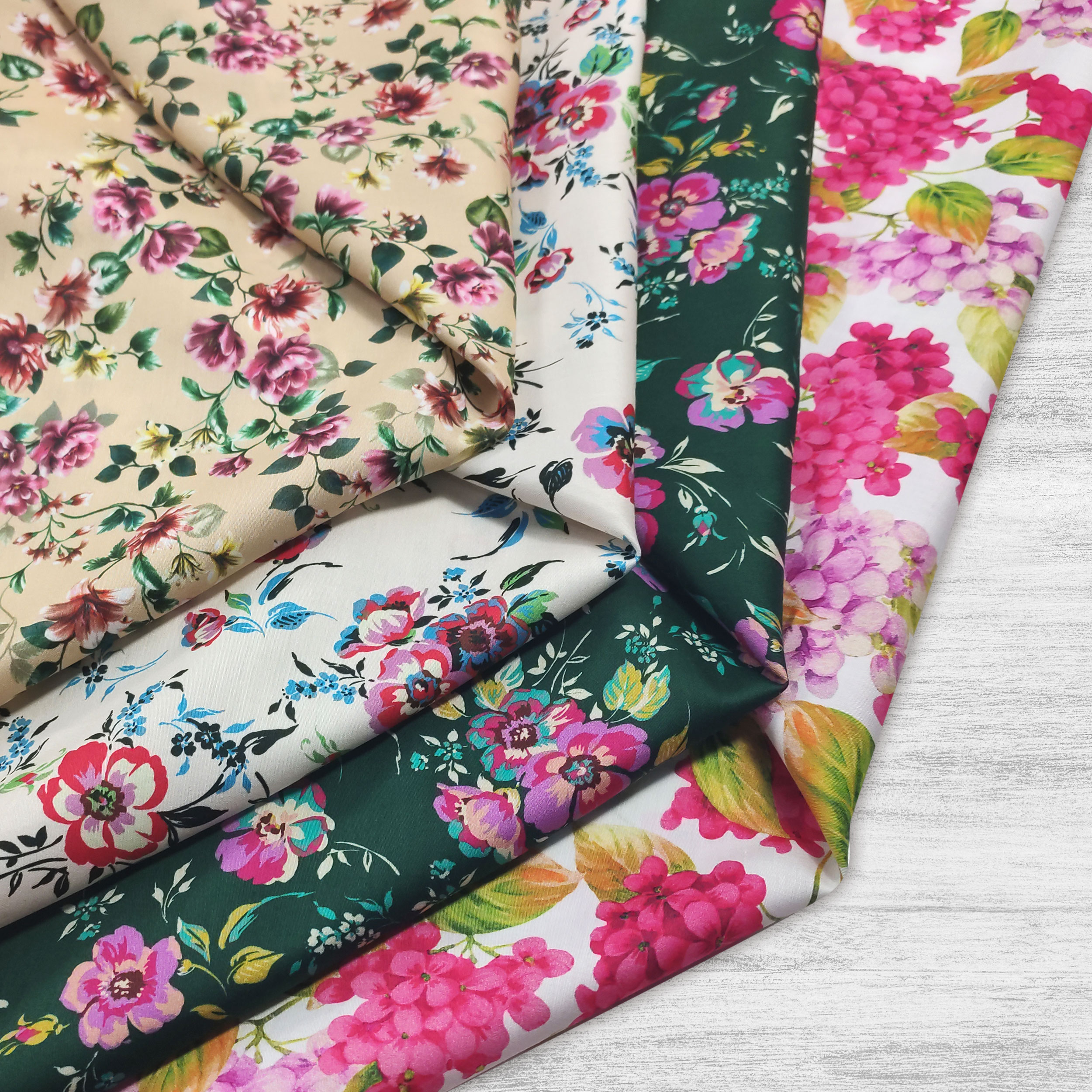 Cotton Satin with Floral Fantasy Cream Background Image