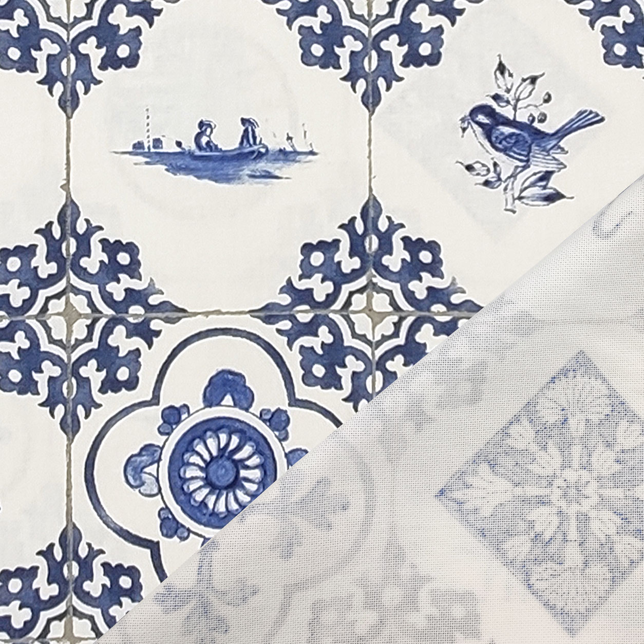 tessuto-misto-cotone-piastrelle-con-decori-blu
