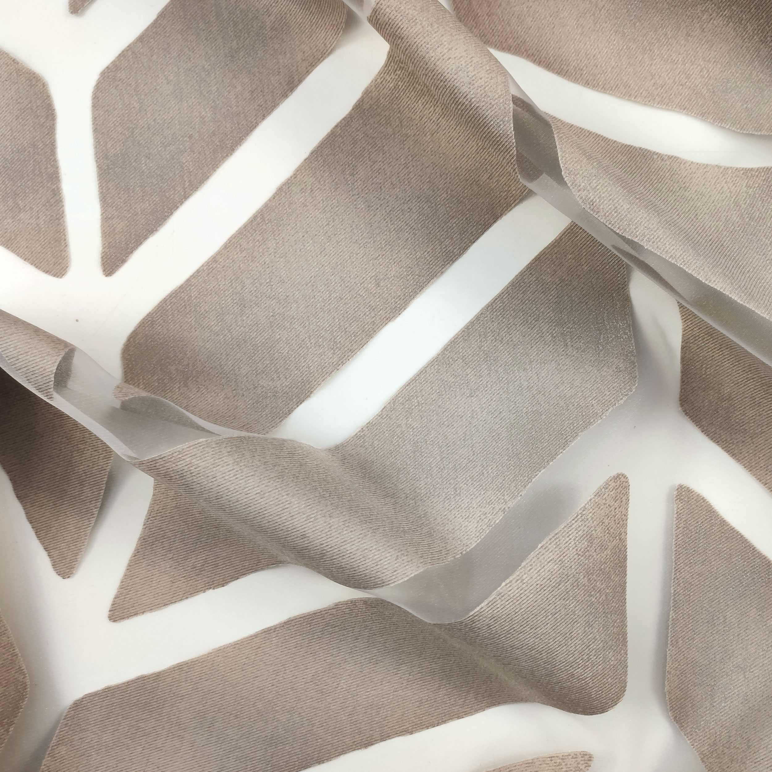 Tissu de rideau moderne Devorè gris tourterelle