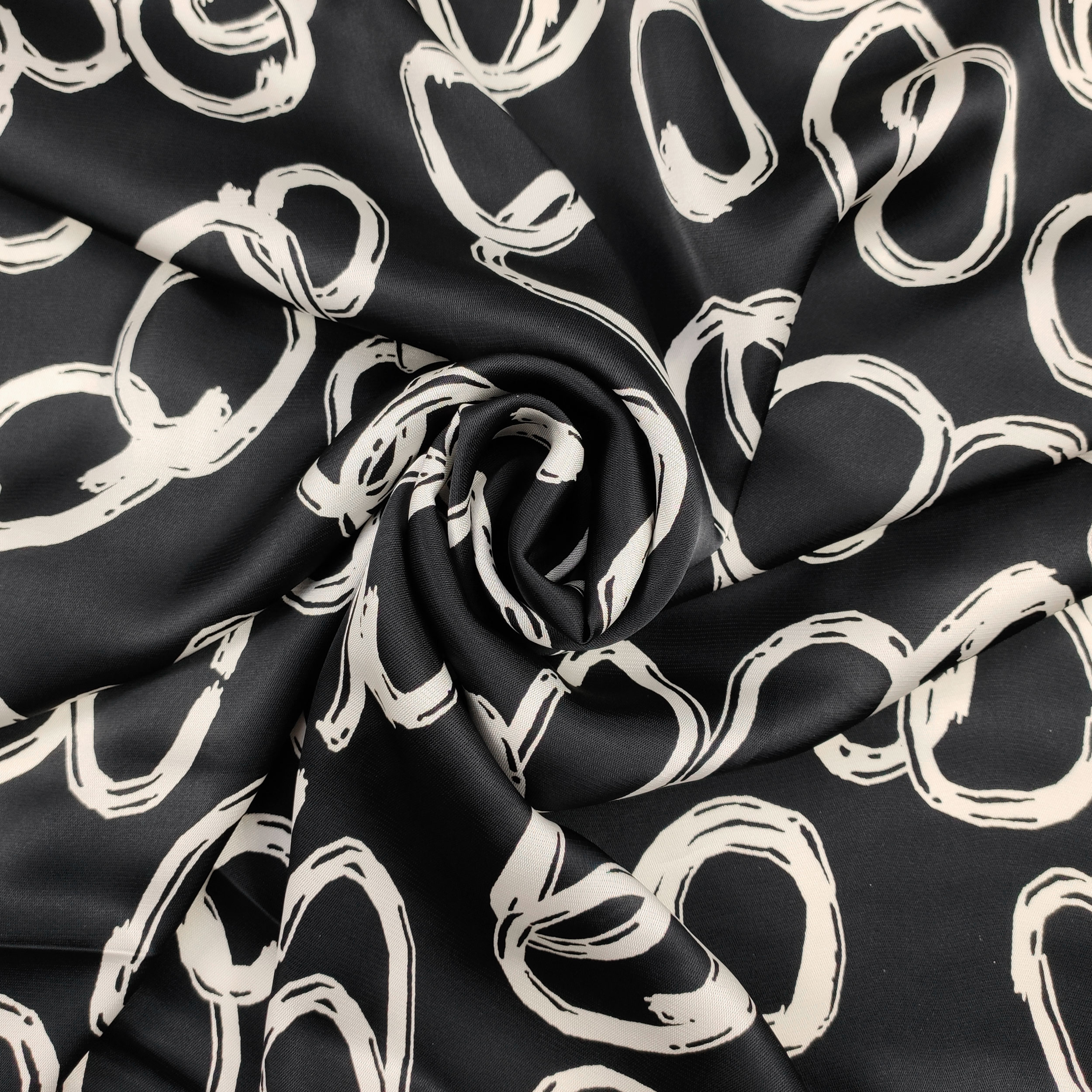 Jeu de satin Chaînes haute couture