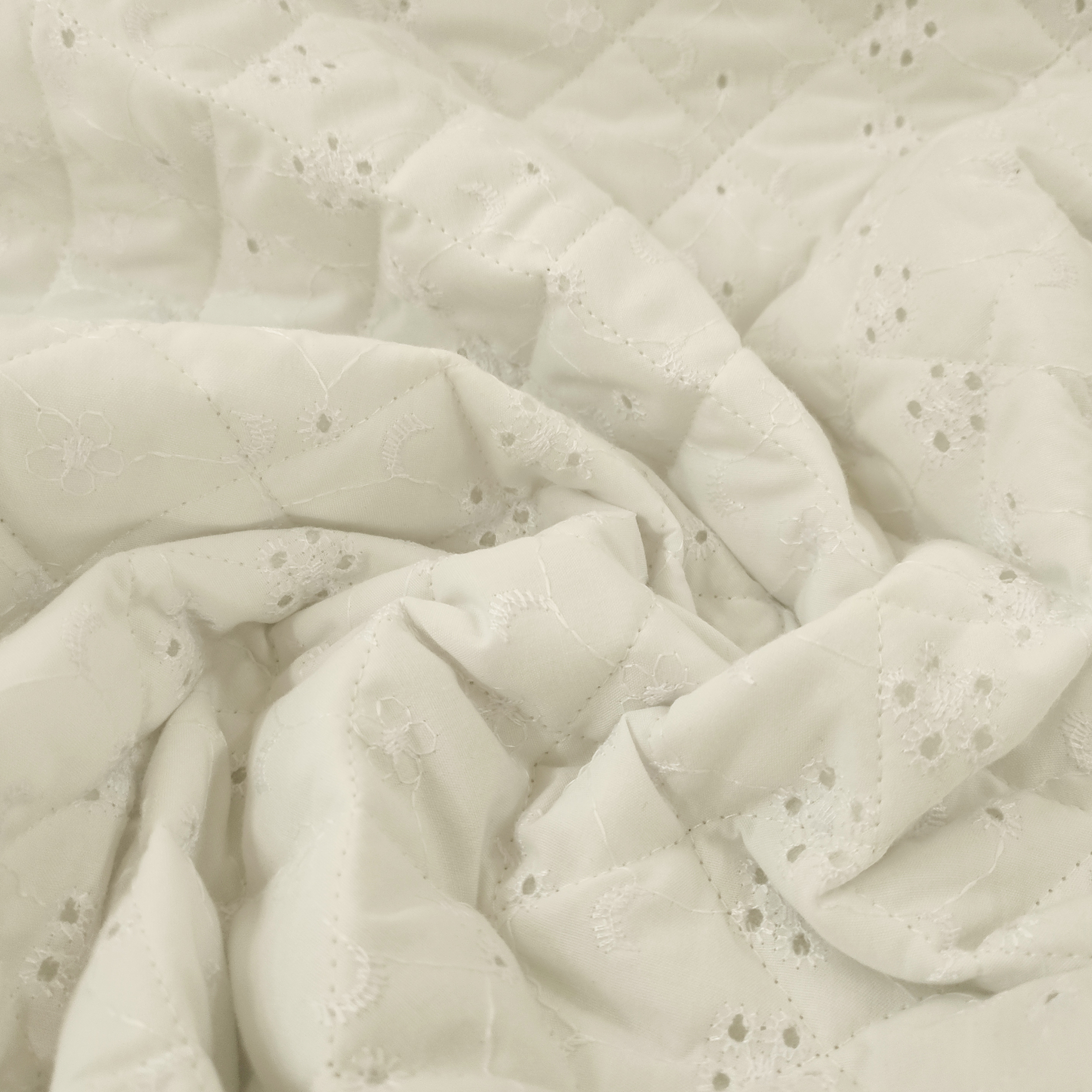 Festoneado Sangallo Tejido Acolchado Crema