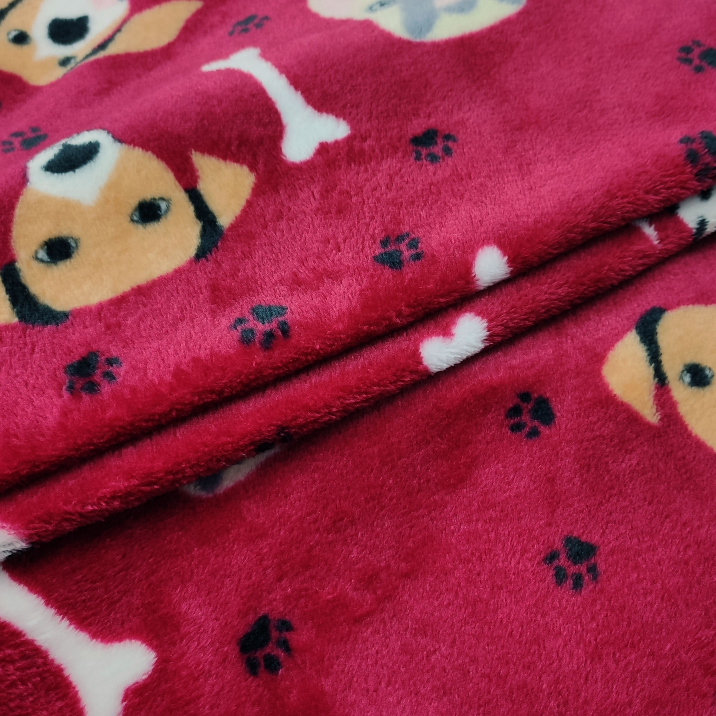 Cashmere Fleece Doggie Fondo Rojo Oscuro