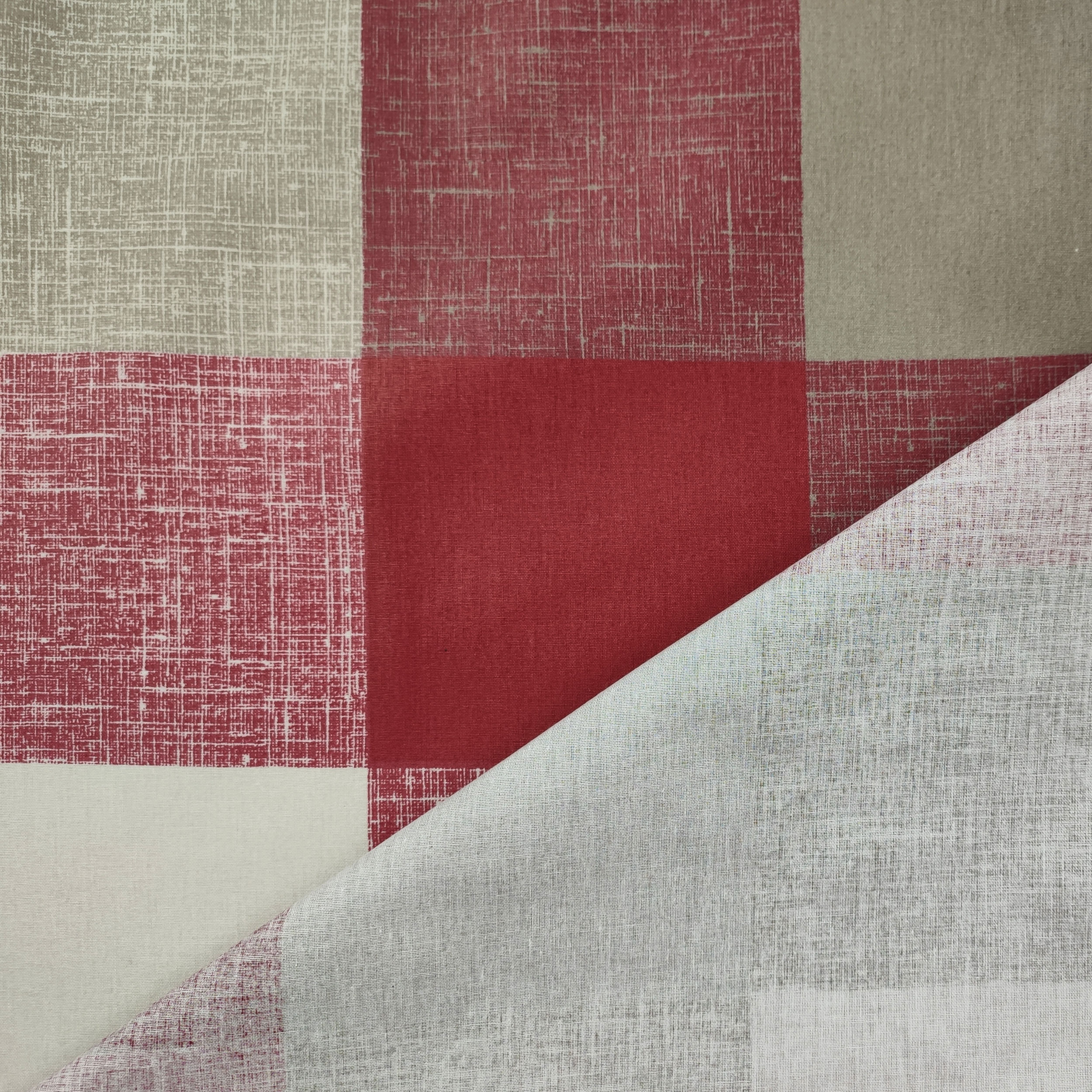Rot und Beige karierter Baumwollstoff