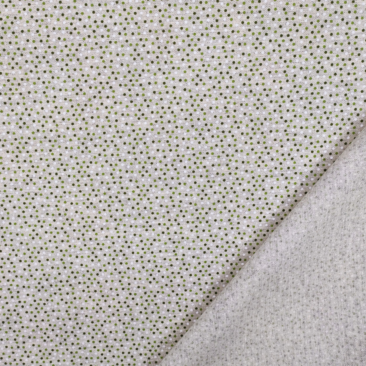 tovaglia-resinata-a-pois-piccoli-bianchi-e-verdi