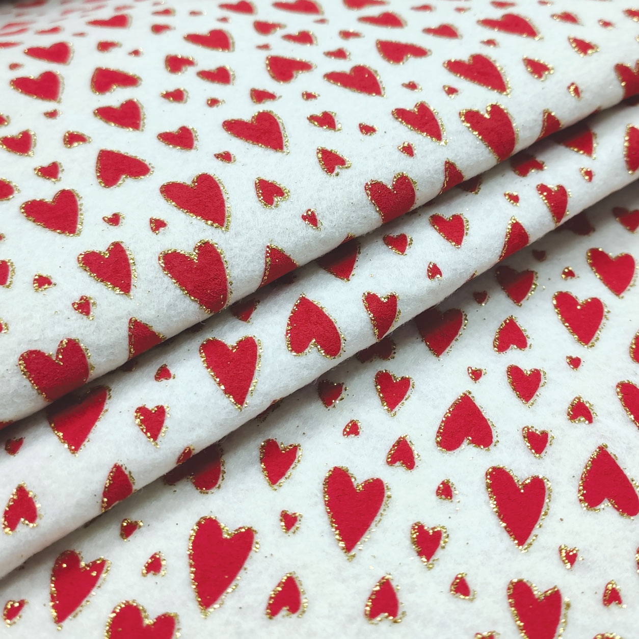 Pannolenci Crema con purpurina Corazones rojos