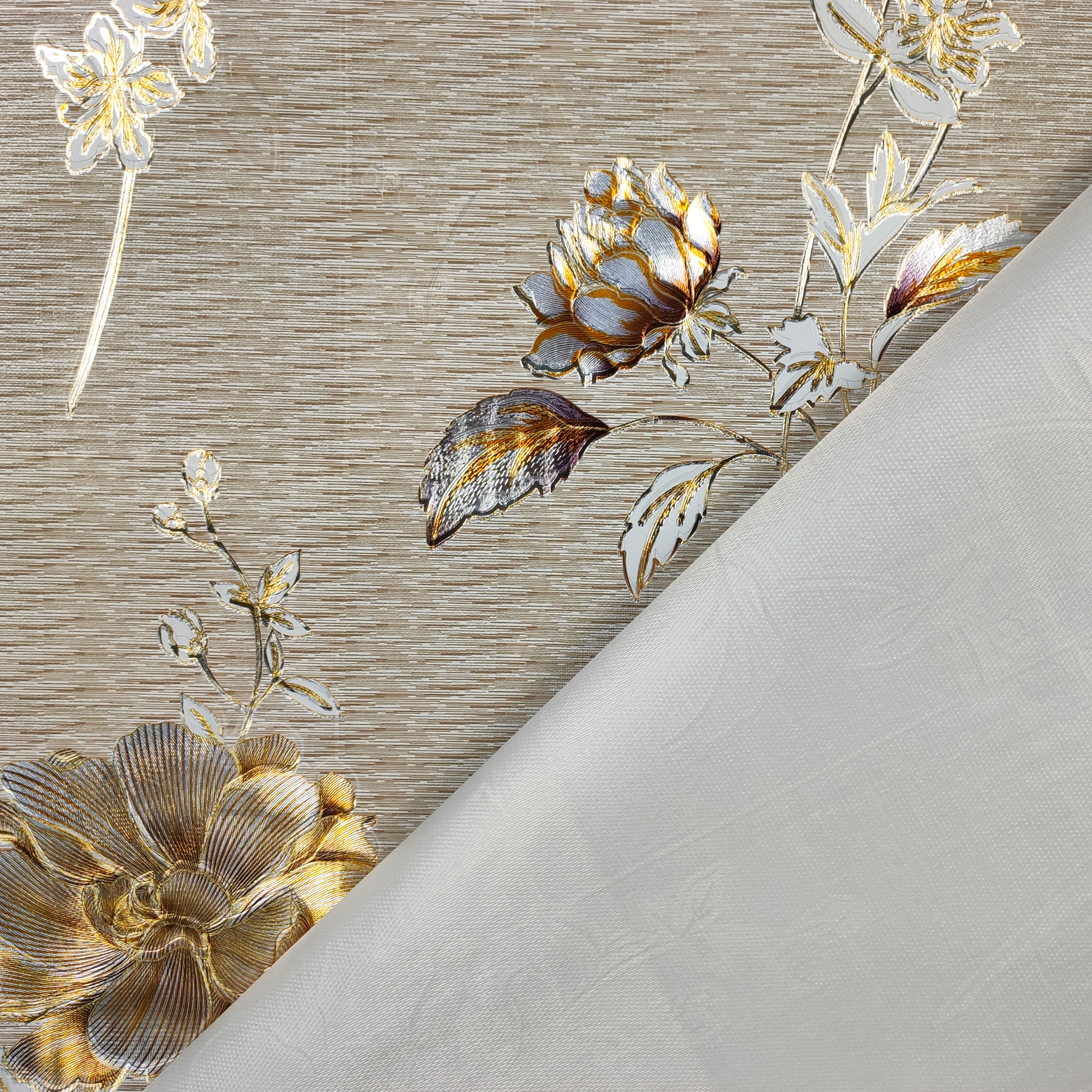 Nappe Métallique Tissu Fleurs Fond Beige Image