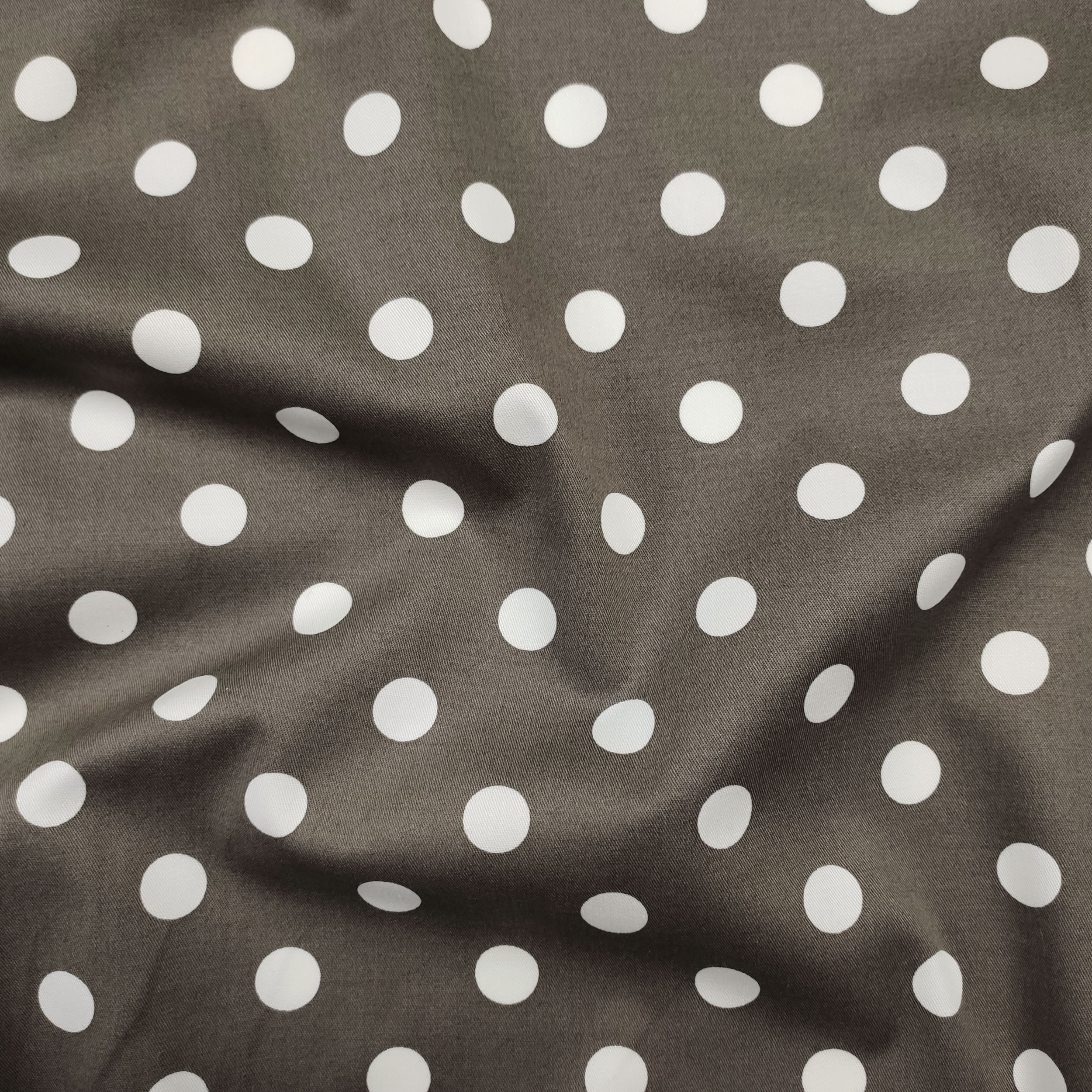 Satin de coton Fashion à gros pois