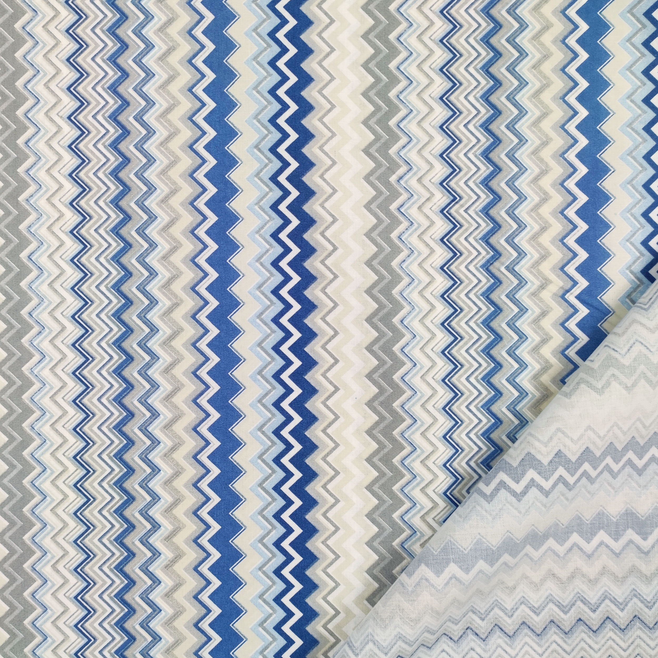 Tessuto di Cotone Zig Zag Multicolor Toni del Blu