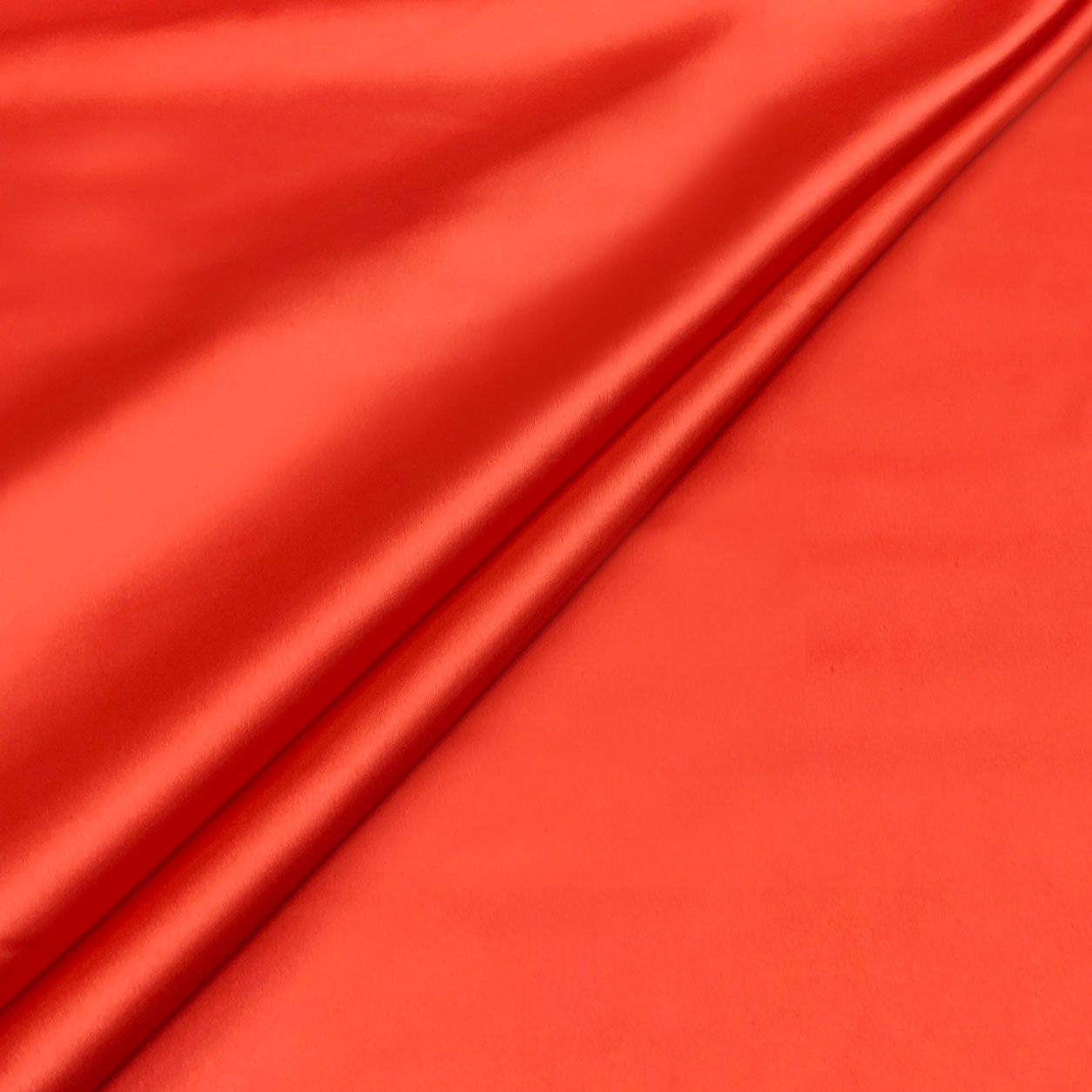 Rouge écarlate - E156