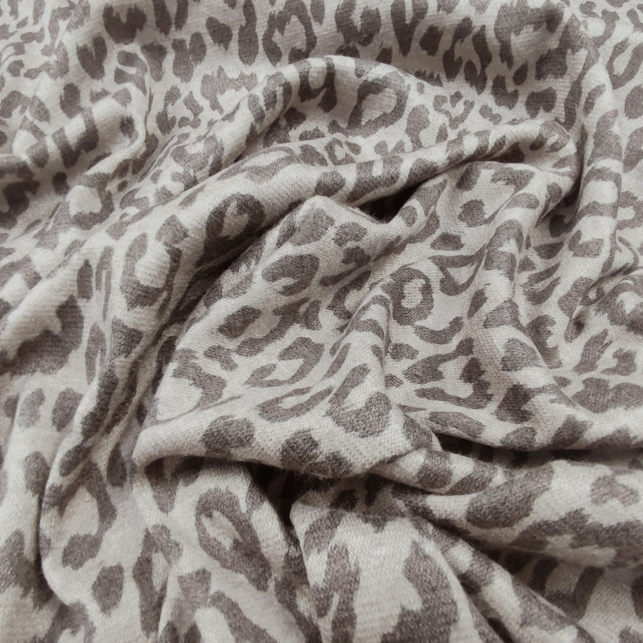 Tessuto-Jersey-Leopardata-Tortora