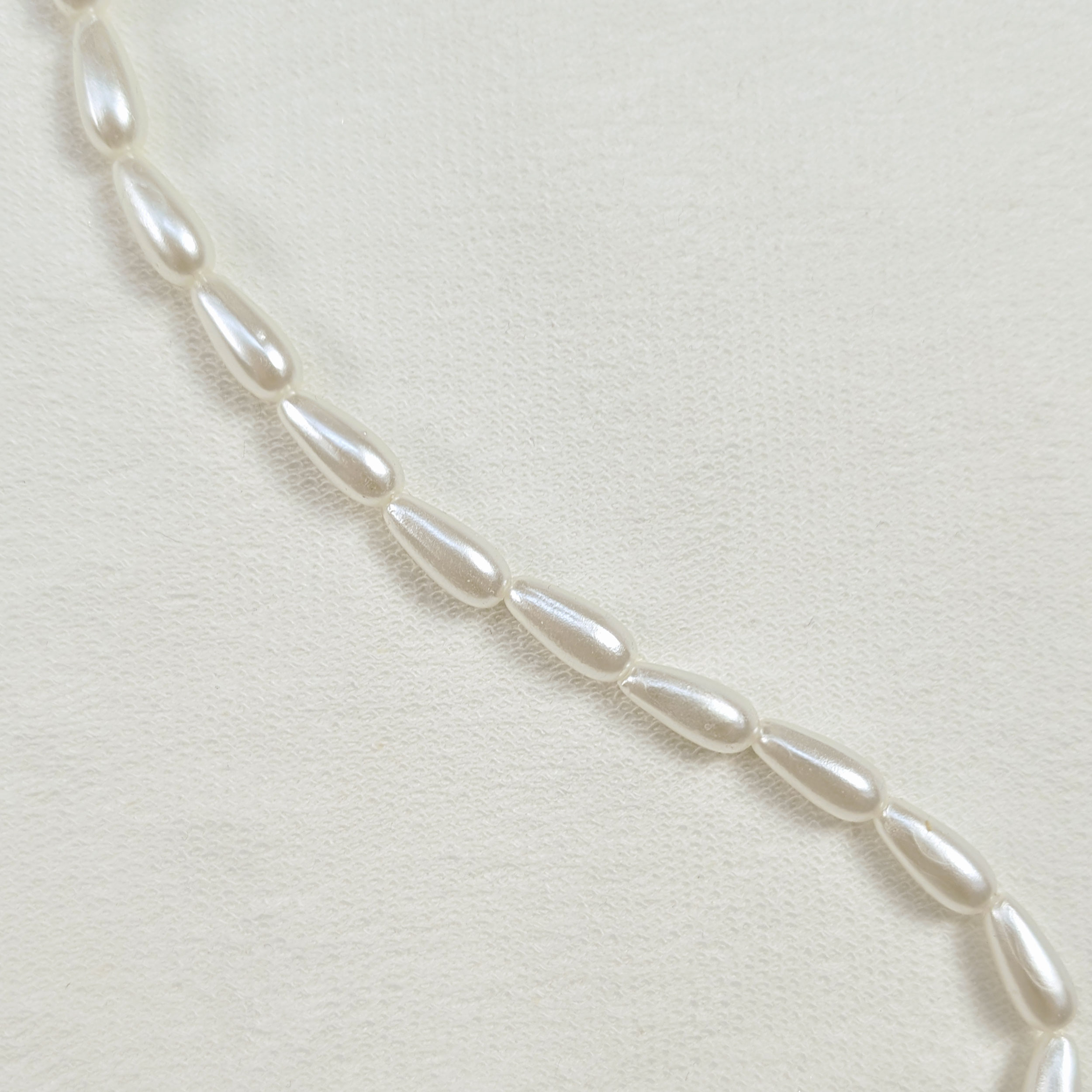 Collar de perlas de nácar 0,6x1,3 cm Image