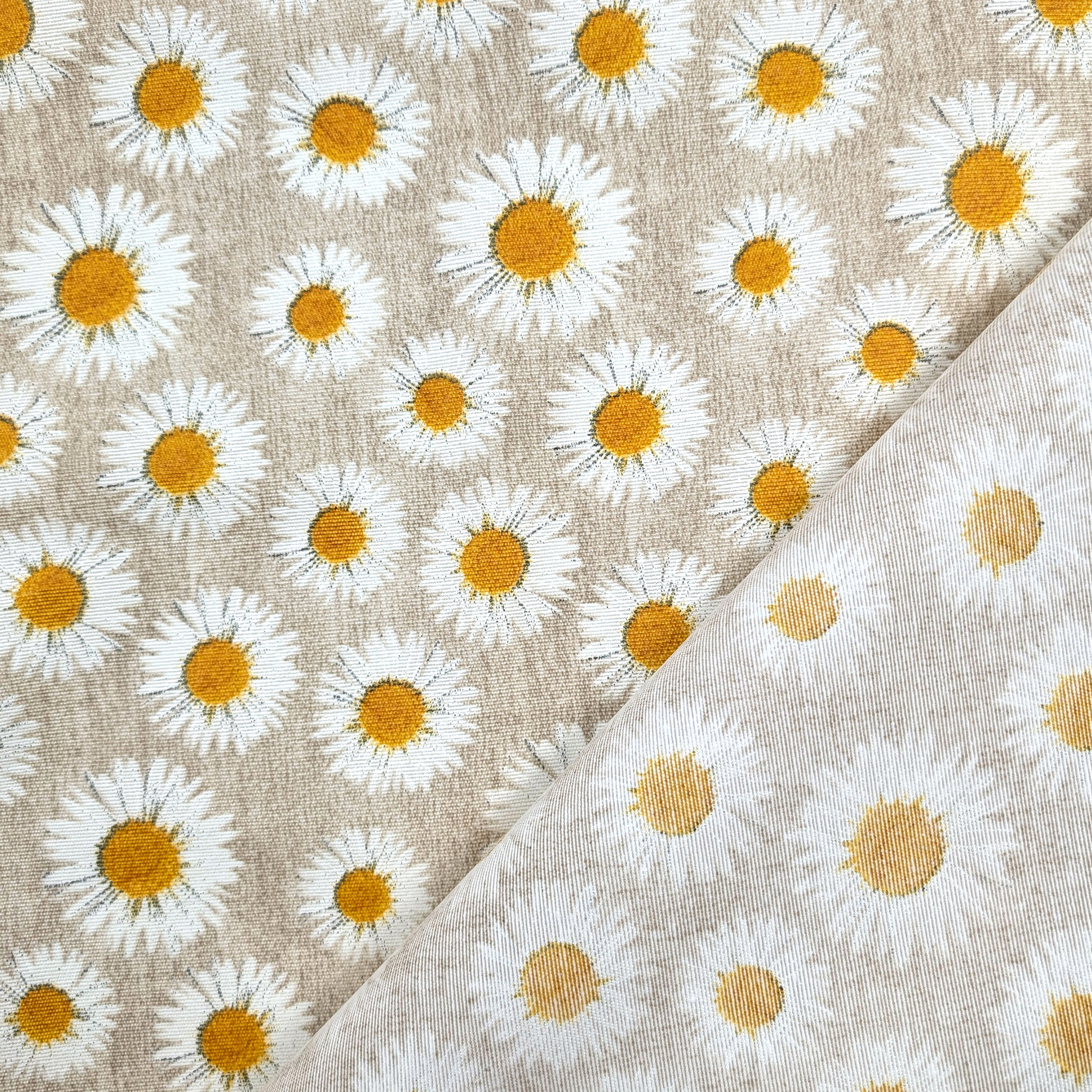 Fabric for Resin Tablecloth Daisies Image