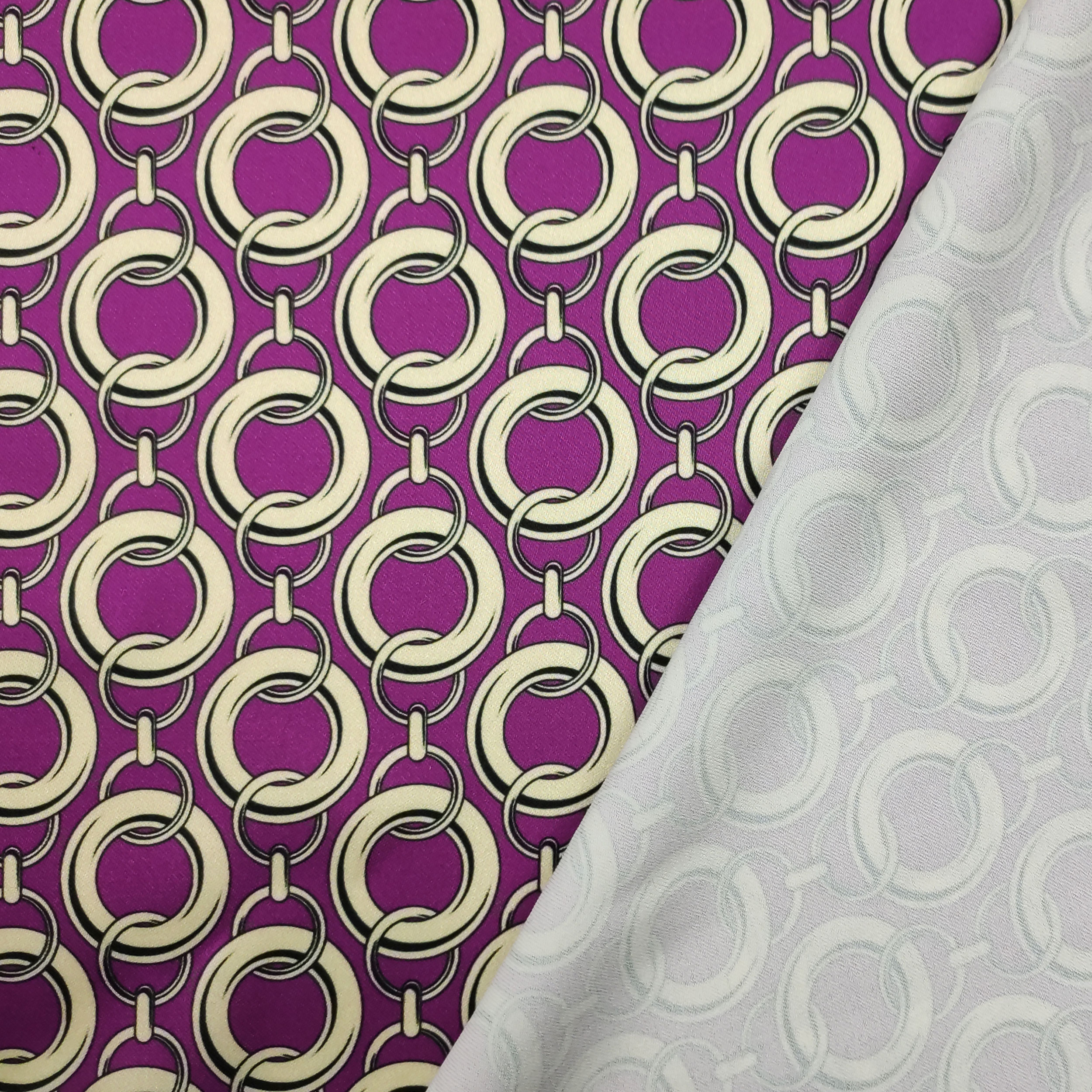 Découpe Satin Cady Set Chains Orchid Background 50x150 cm Image