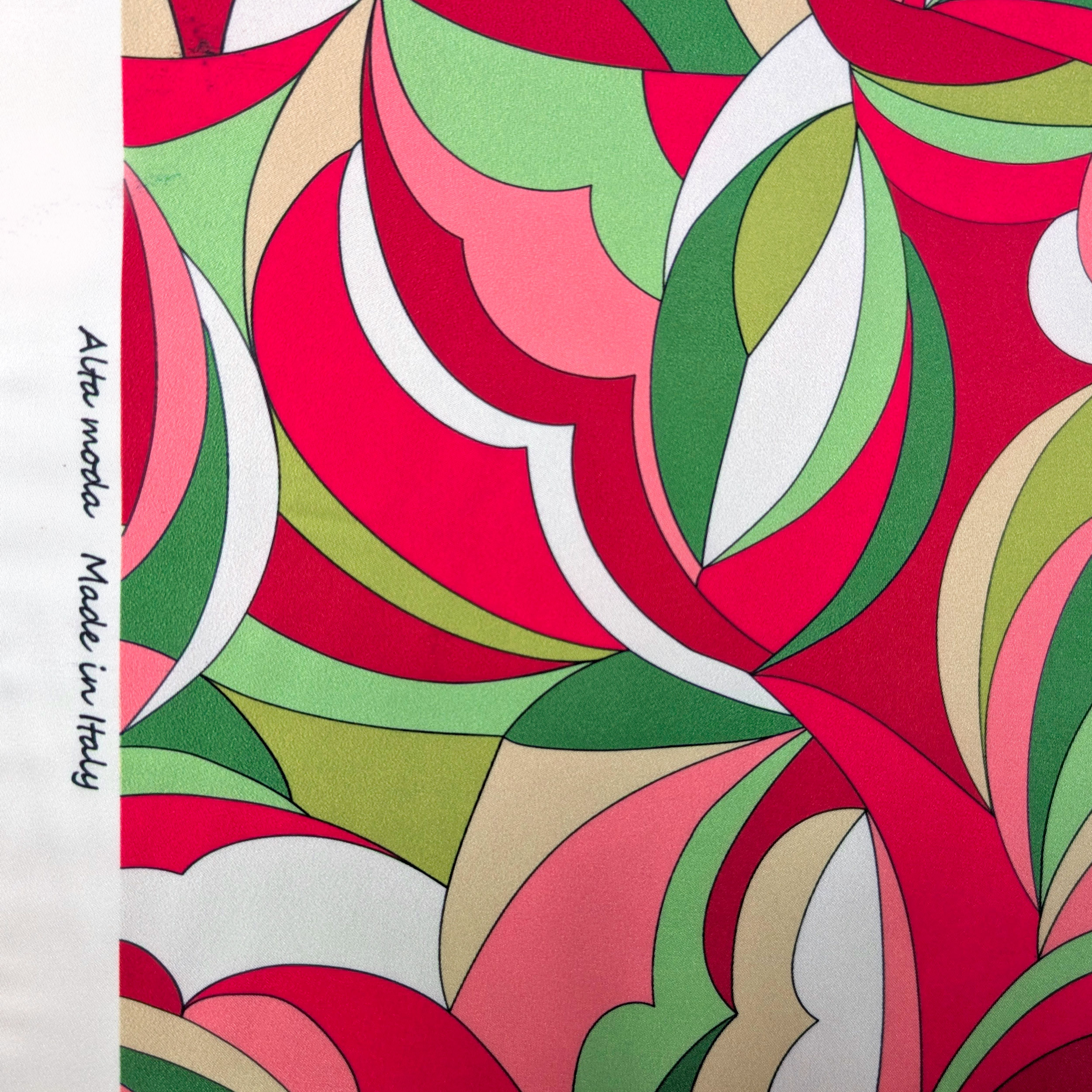 Satin Set High Fashion Fantasy Multicolour Red Green Image