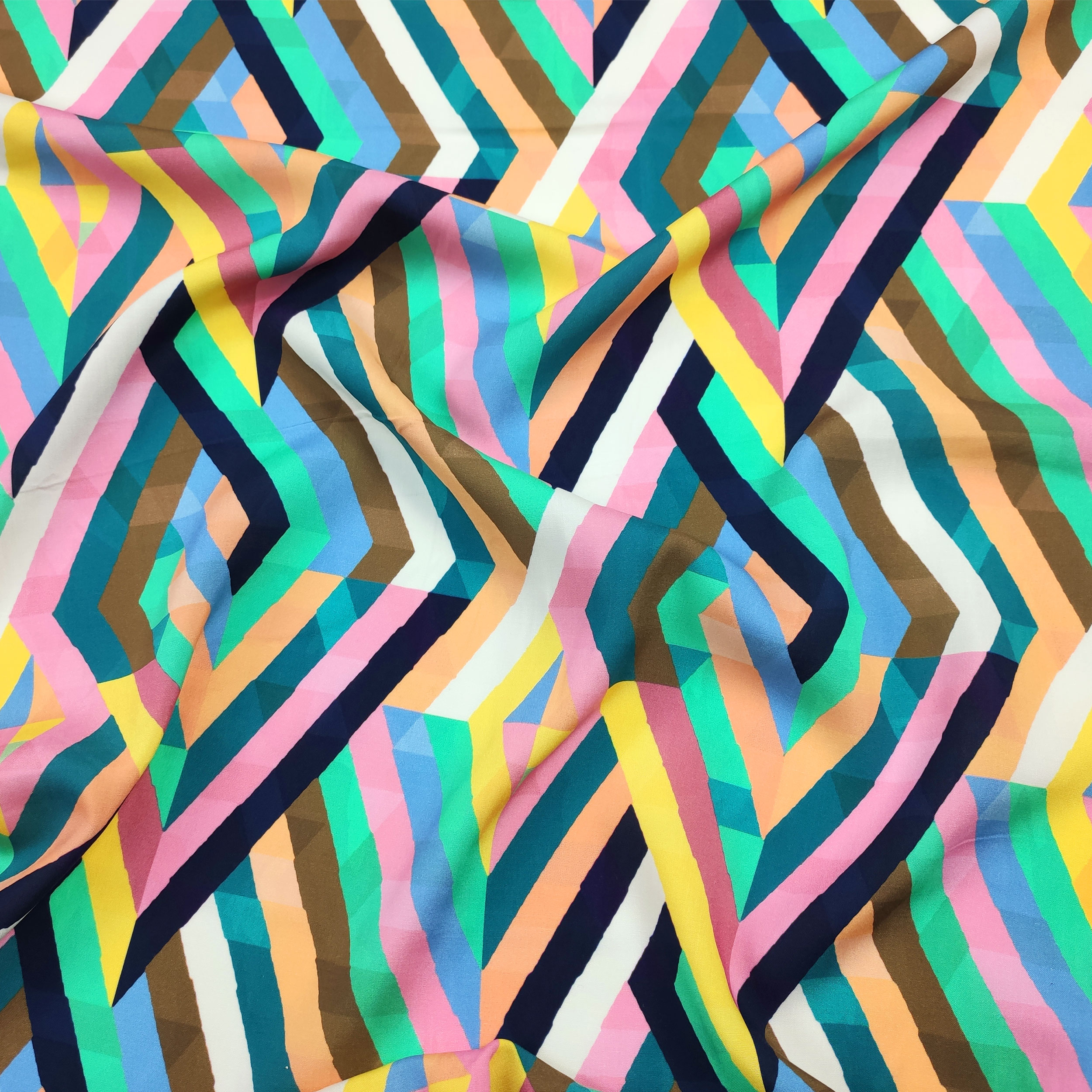 Viscosa con estampado geométrico multicolor