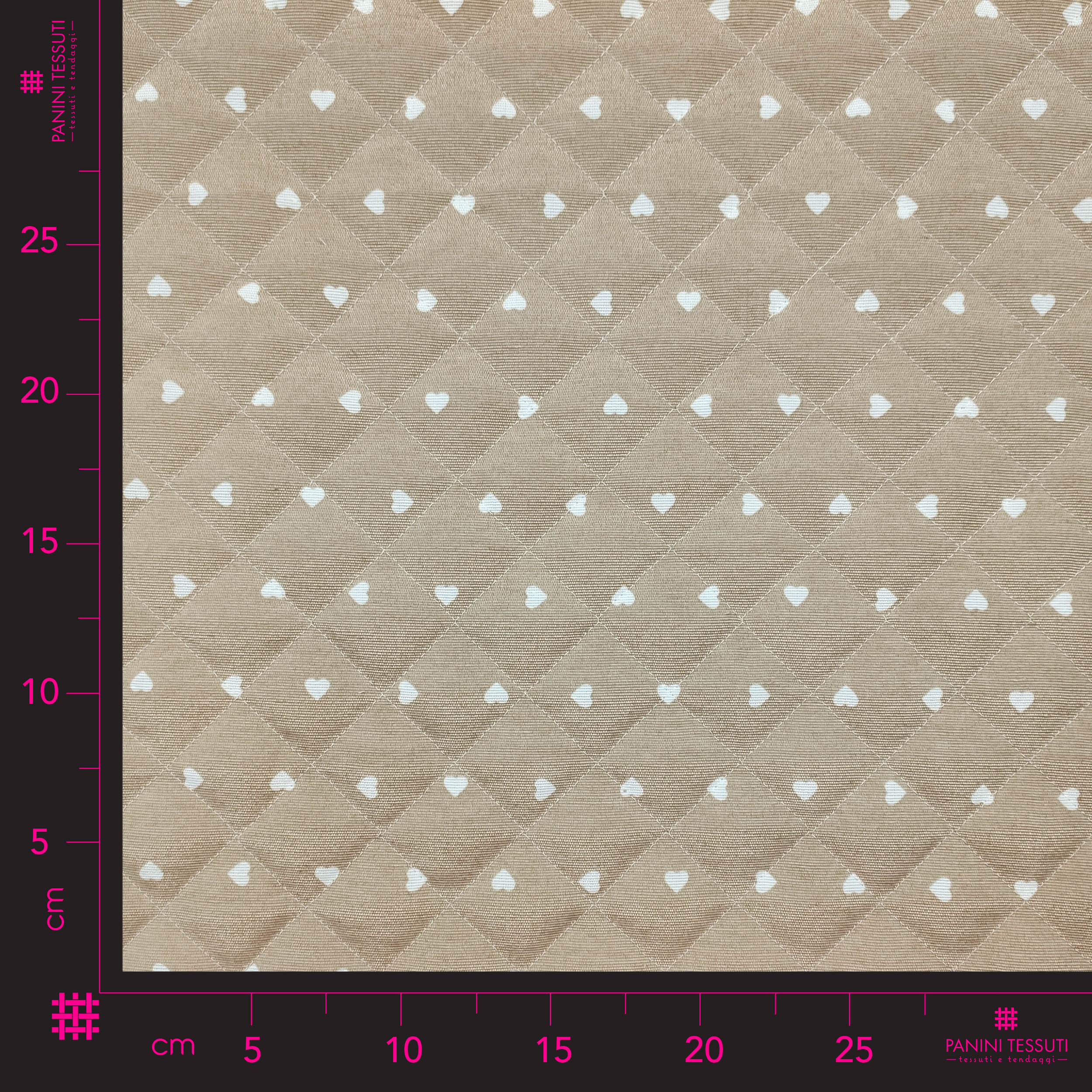 Tissu matelassé Cœurs blancs Fond beige Image