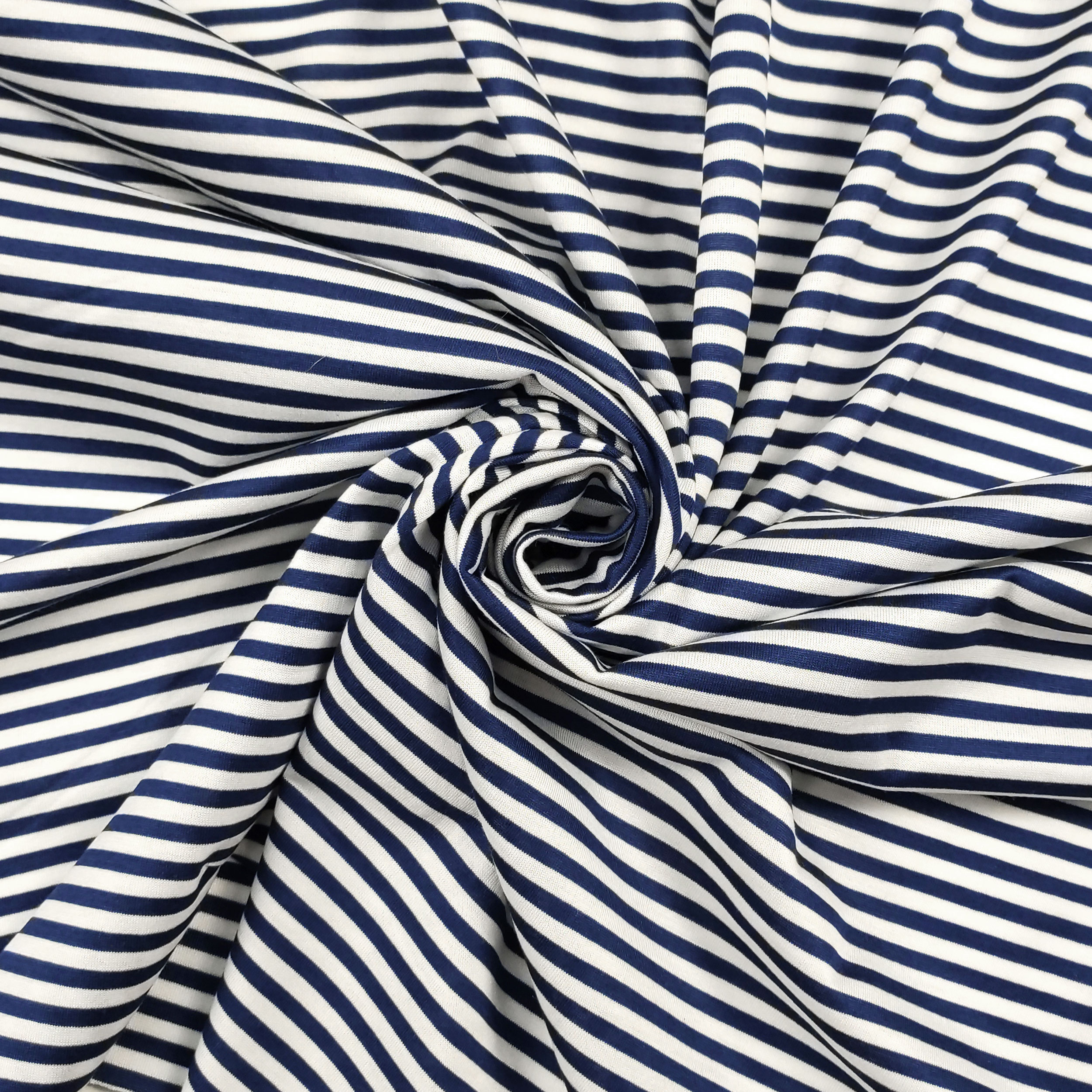 Blau und weiß gestreiftes Jersey