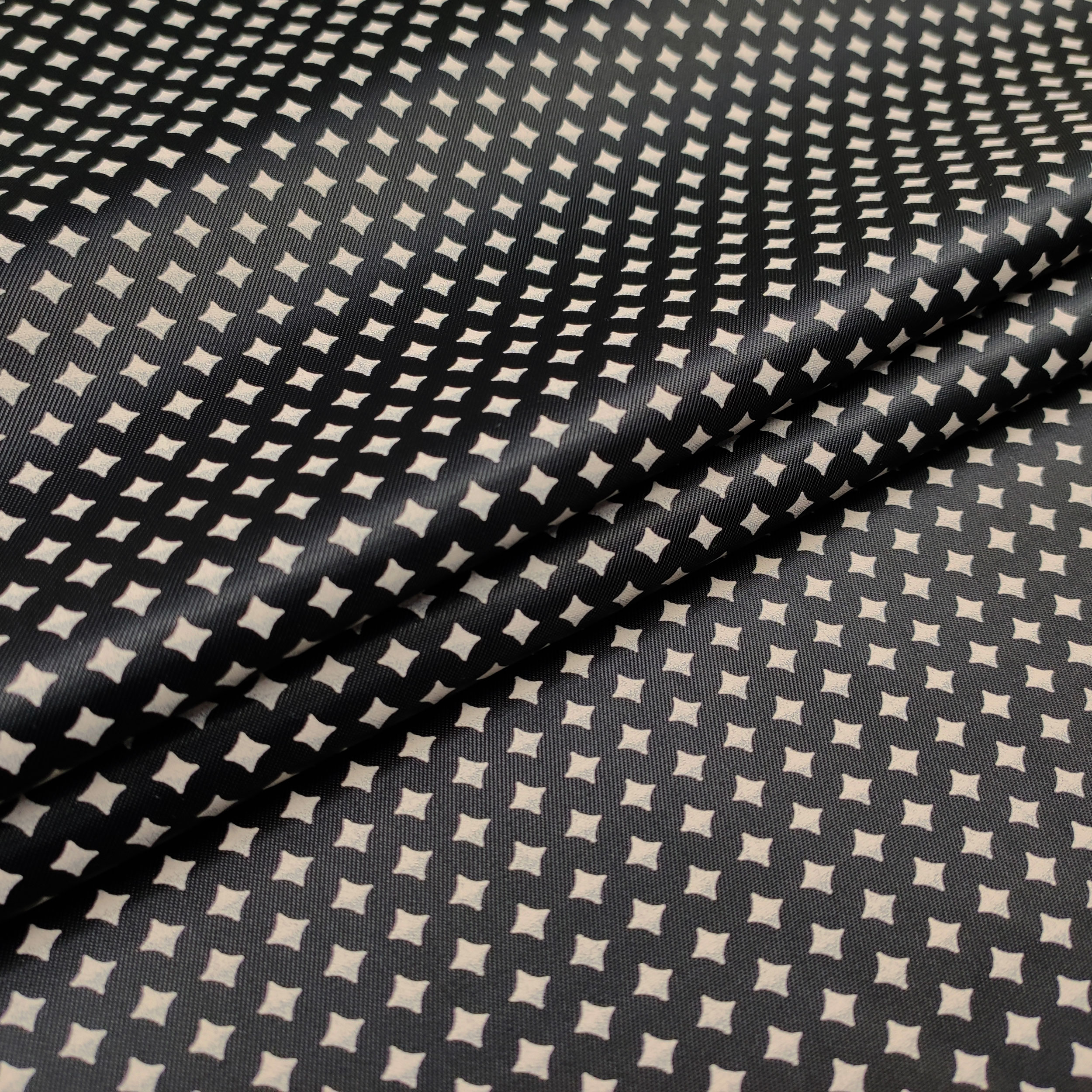 Geometric Motif Viscose Lining