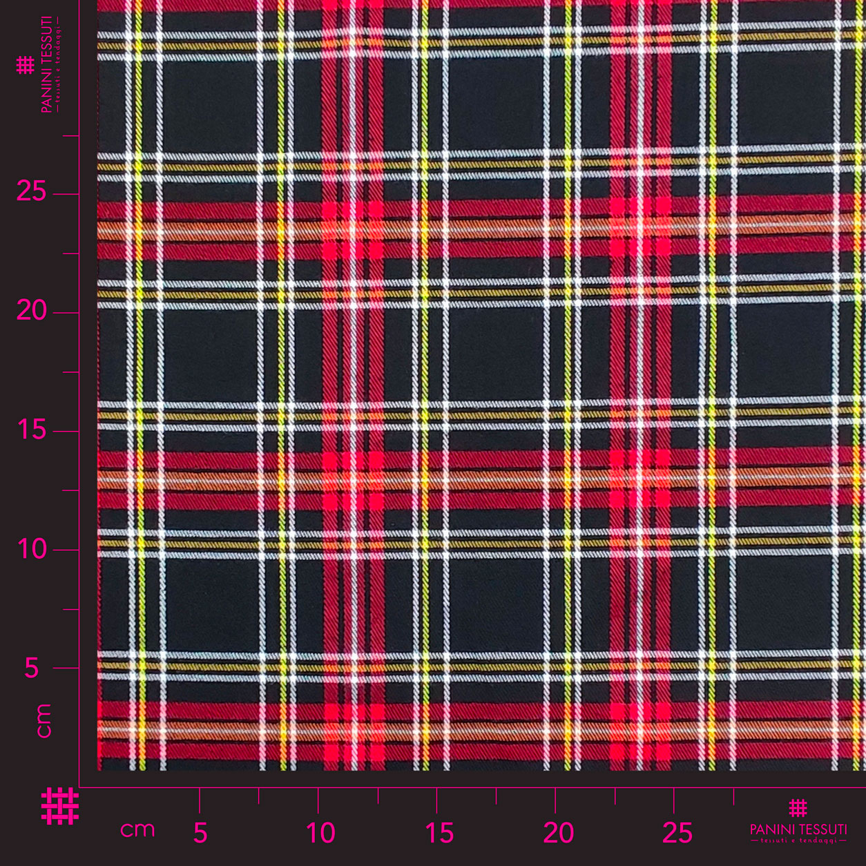 tartan-scozzese-nero-quadro-rosso