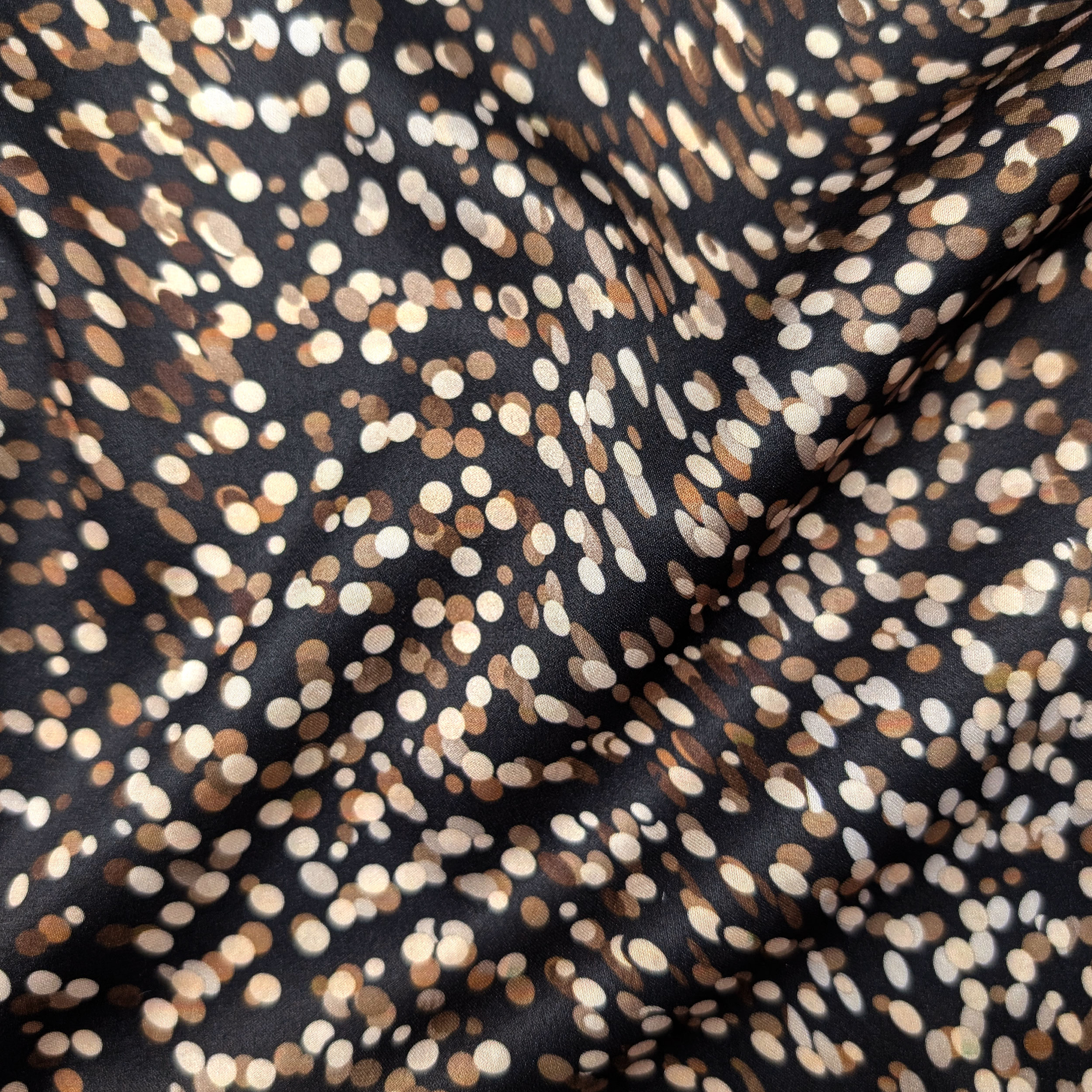 Satin Set High Fashion Polka Dot Tones Beige Image