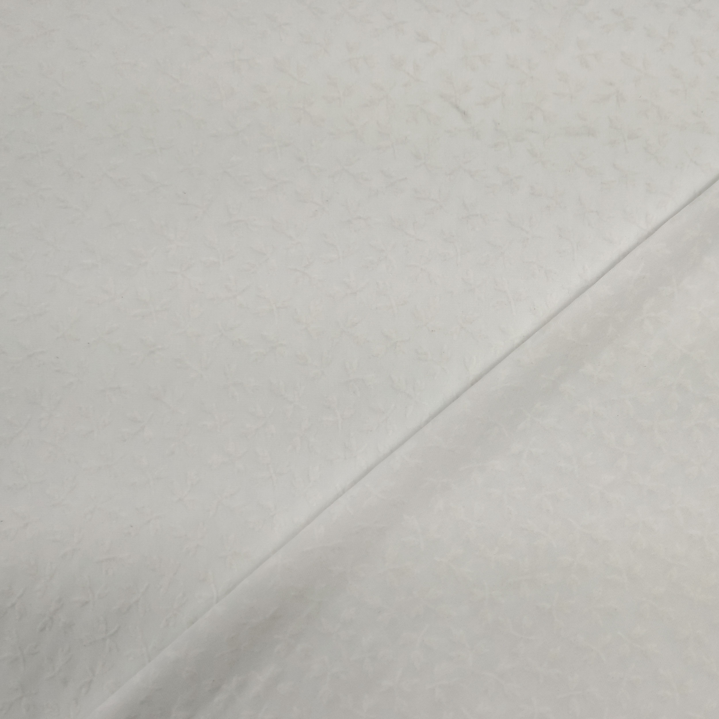 Lightweight White jersey with little flowers