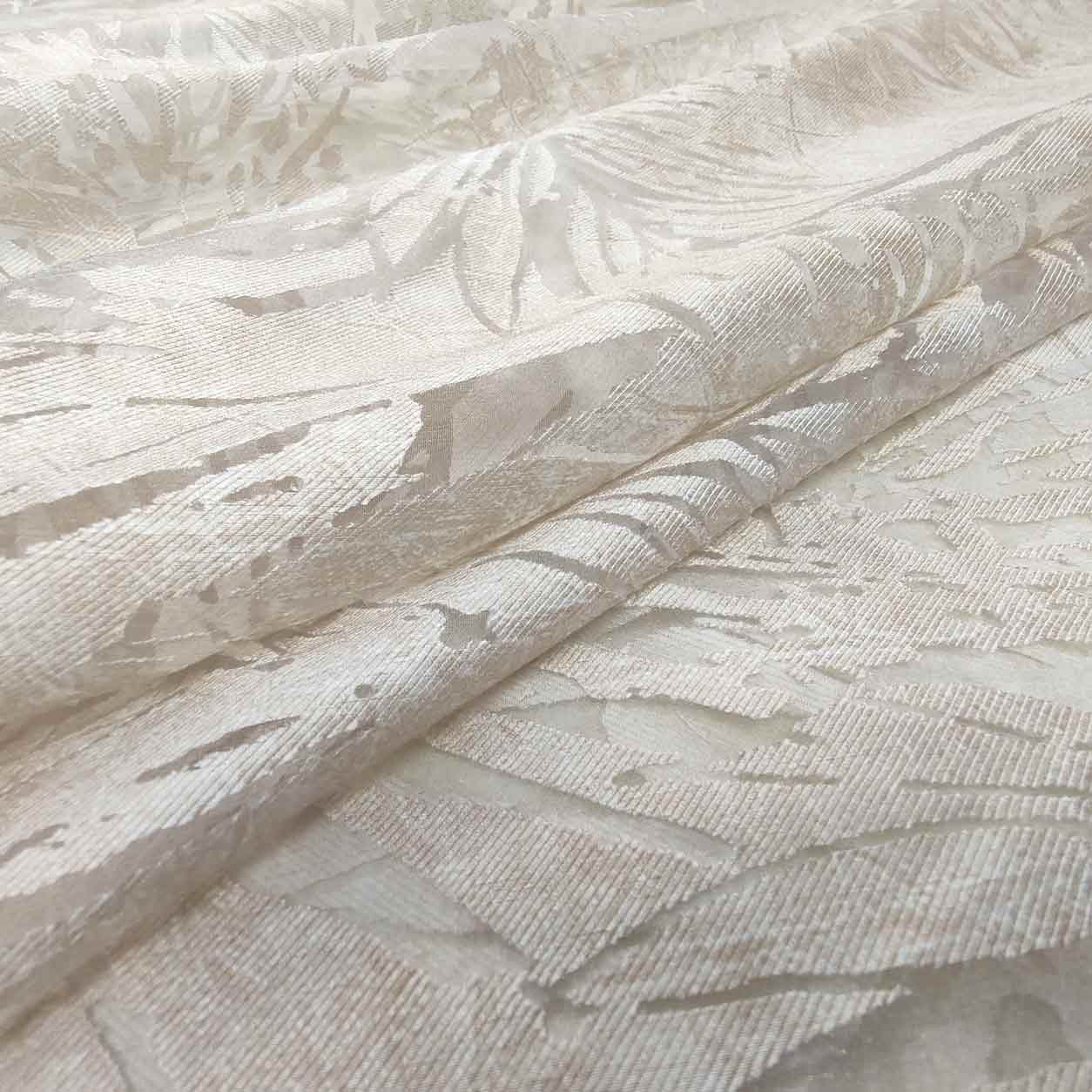 tenda-con-sagome-di-foglie