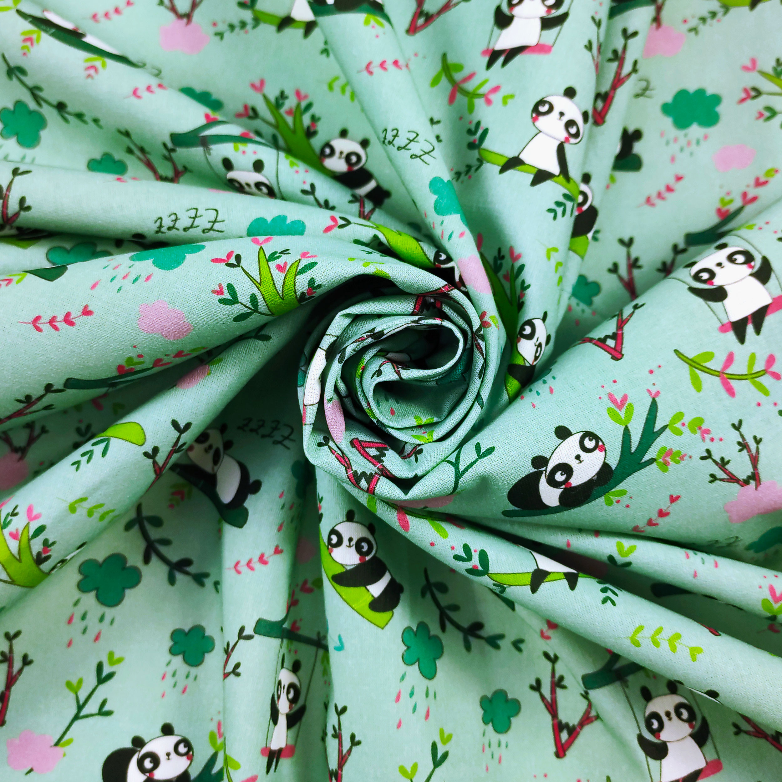Panda en coton découpé petit fond vert menthe - Panini Fabrics 50x145 cm Image
