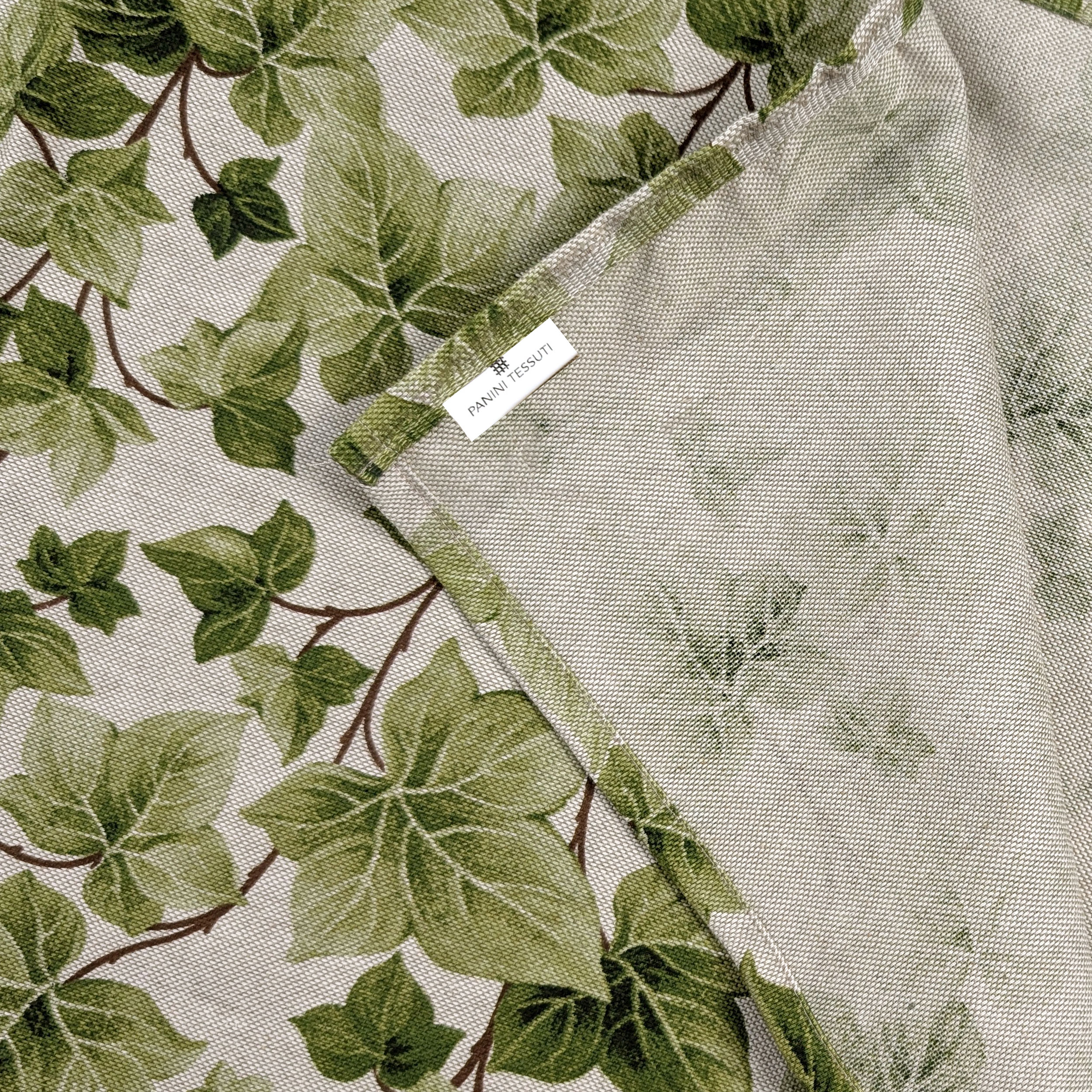 Verpackte Tischdecke 140x240 mit Efeu