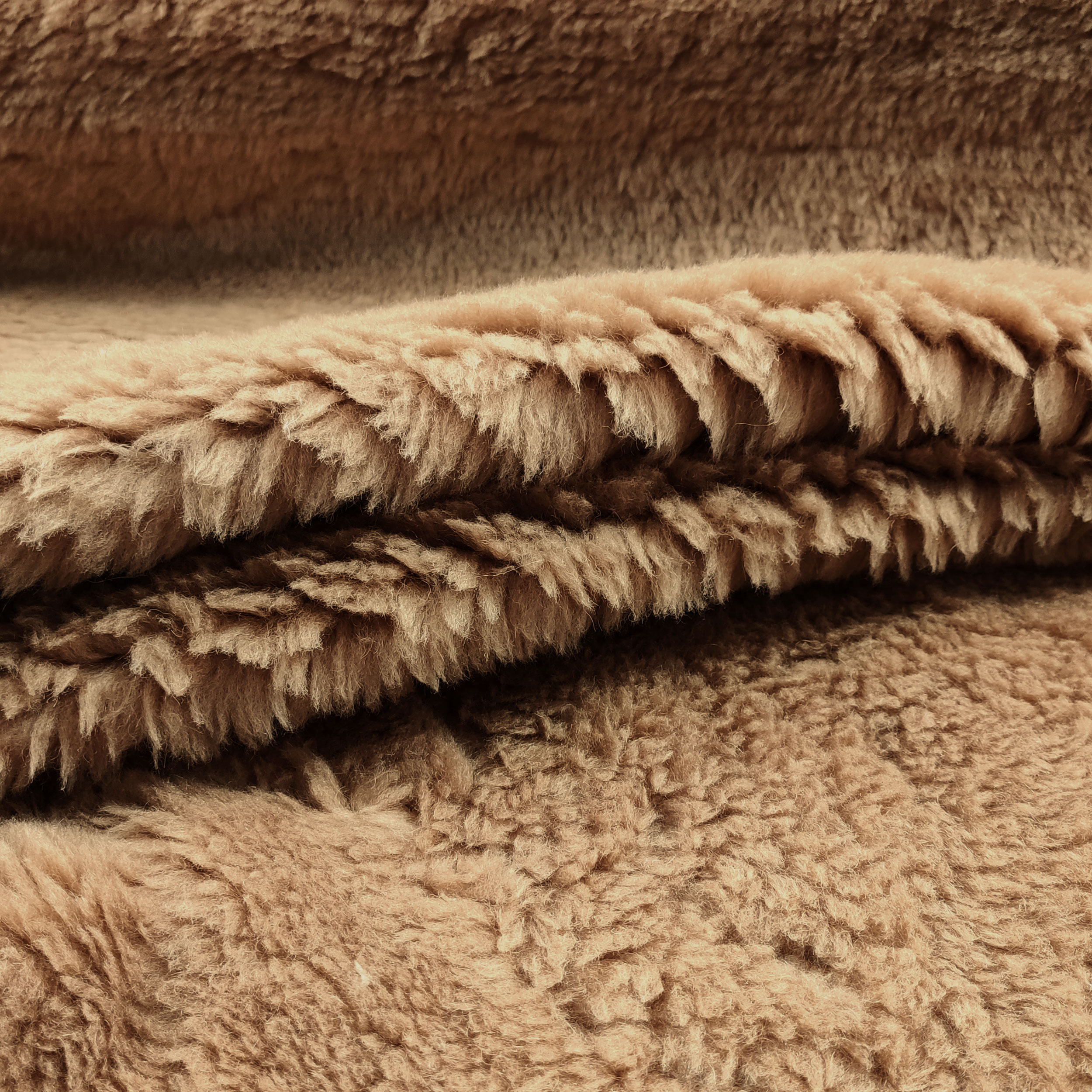 Peluche de piel sintética Color sólido Camel
