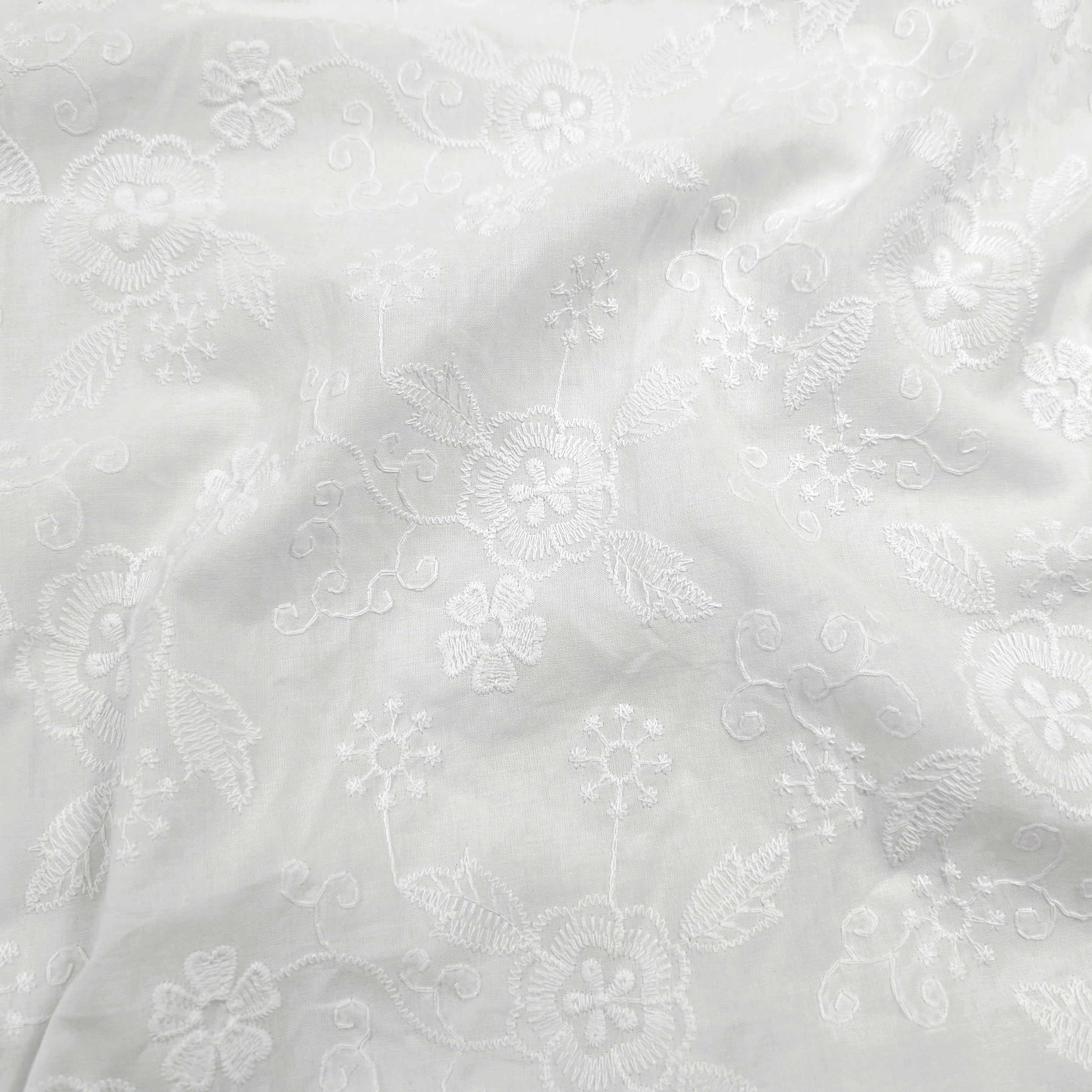 Cutout Sangallo Cotton White Double Smerlo Fiorellini 130x130 cm Image