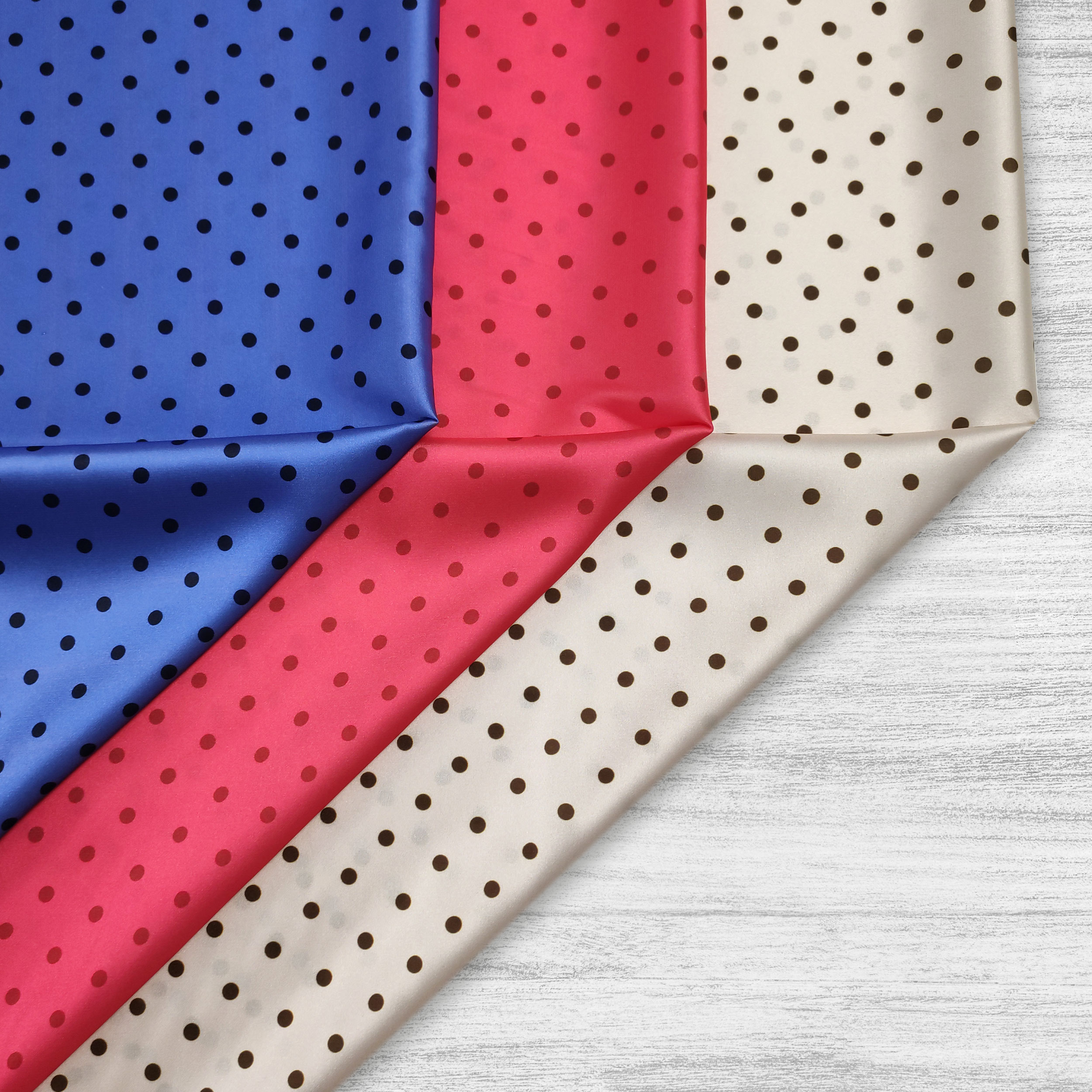 Elasticated Satin Set High Fashion Polka Dot Background Coral