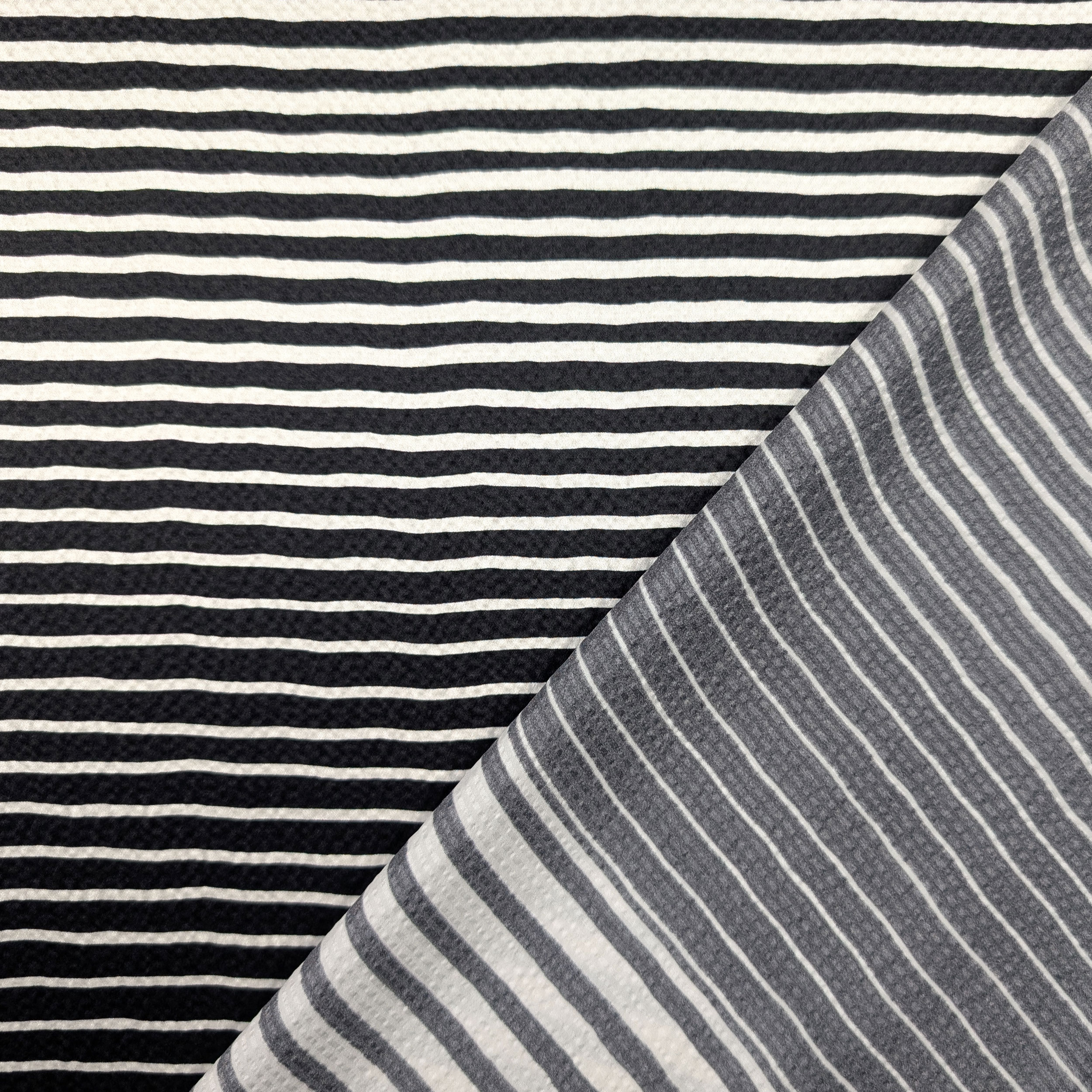 Pure Silk Horizontal Black and White Stripes 90x140 cm Image