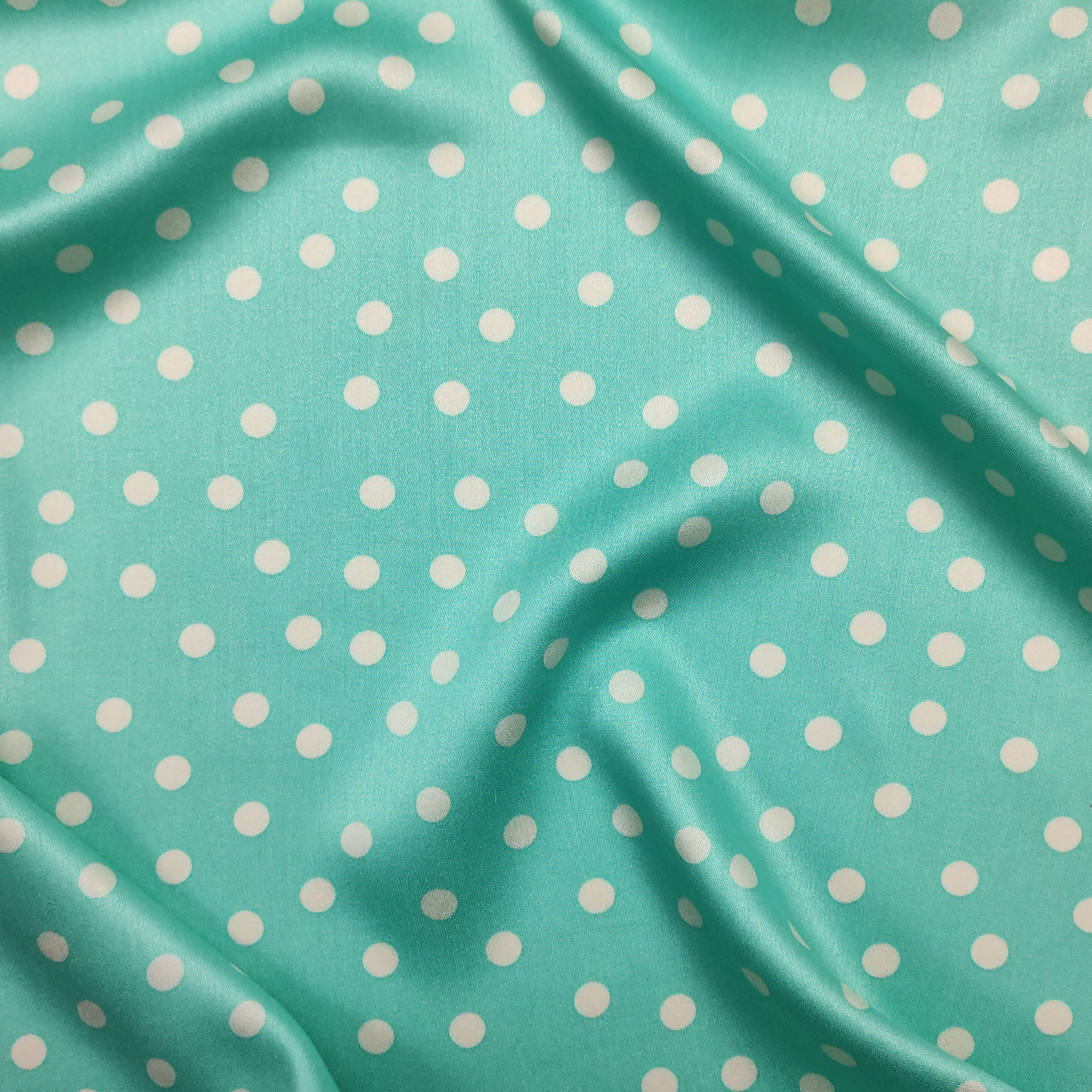 Ensemble en satin de coton à pois blancs