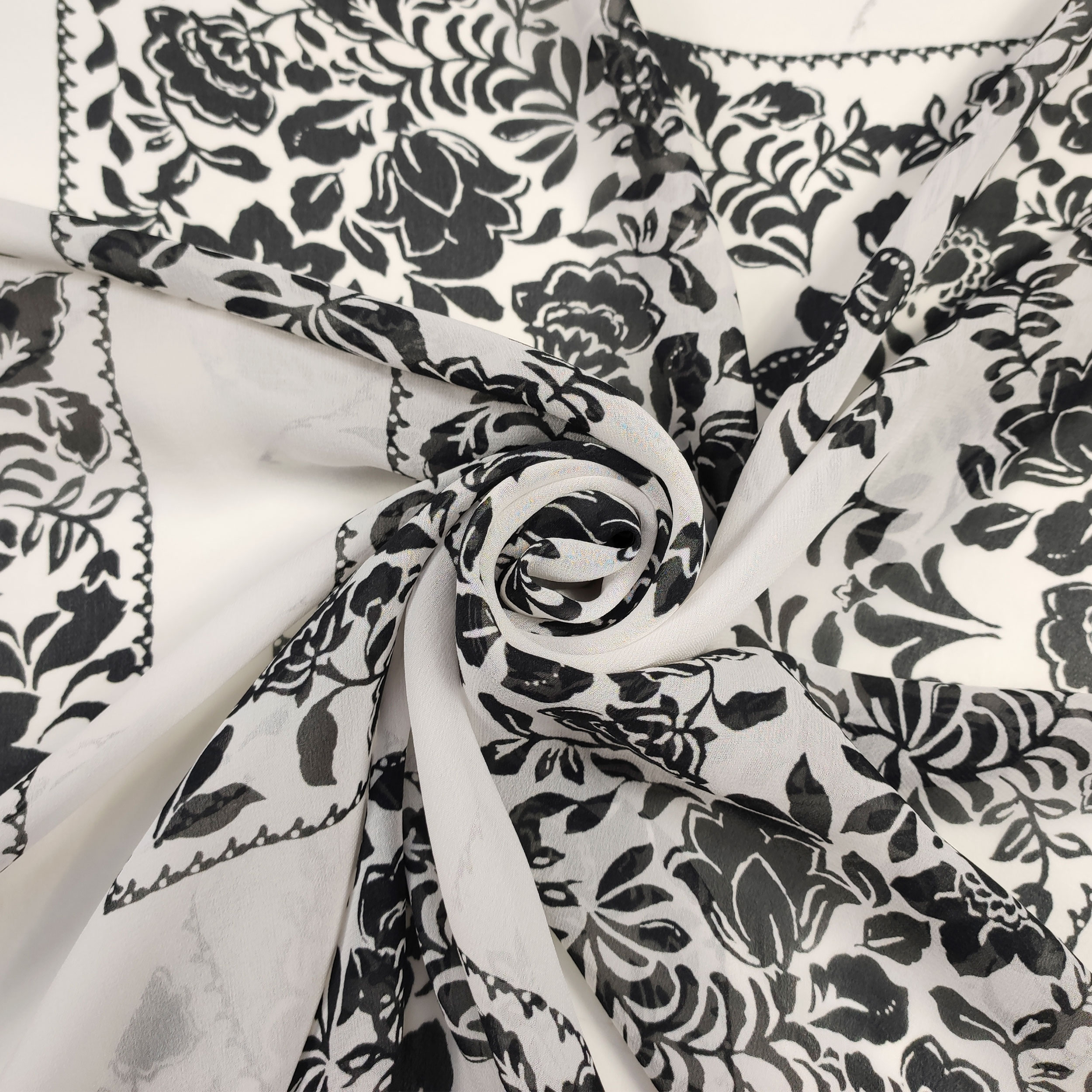 Chiffon Viscose Soie Fantaisie Blanc Noir Panneaux 145x60 cm