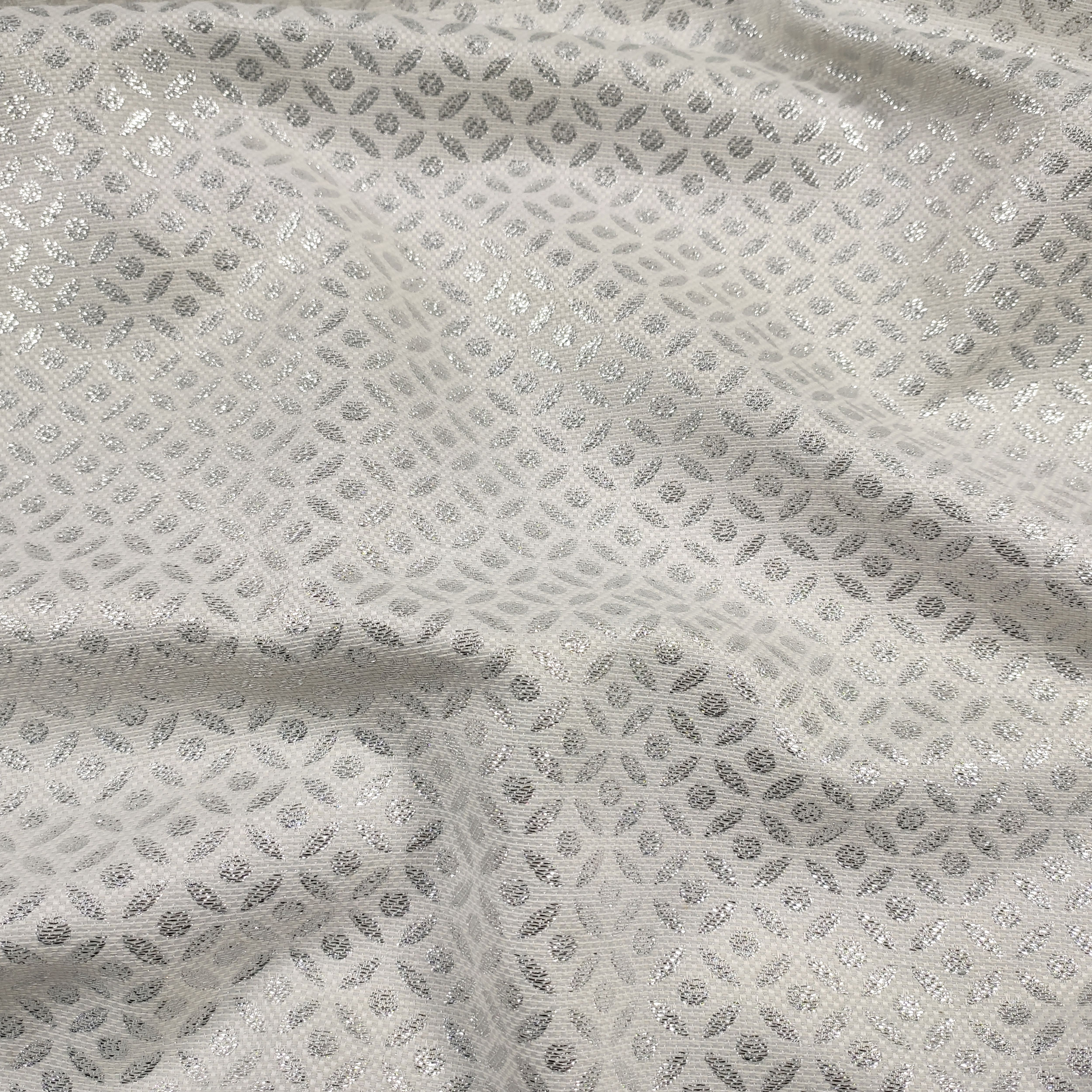 Tissu jacquard avec motif Lurex argenté