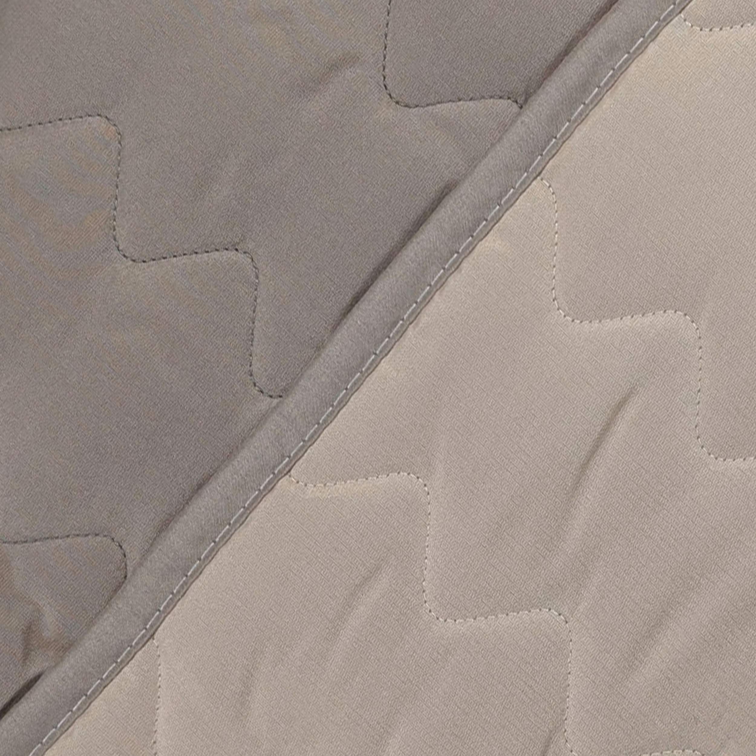 Lightweight Two-Tone Dove Grey Quilted Single Image