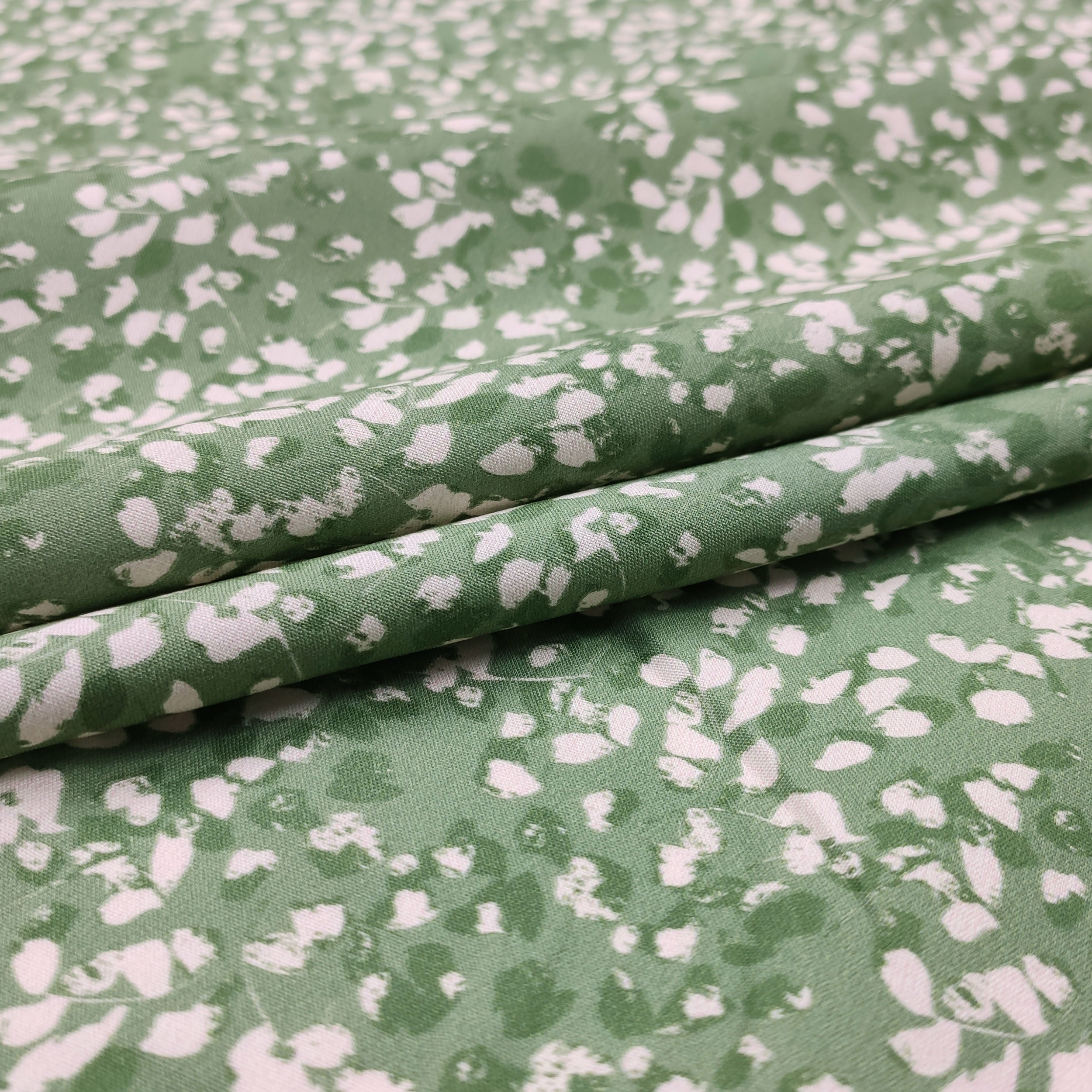 Dressmaking Cotton -  Flower Petals