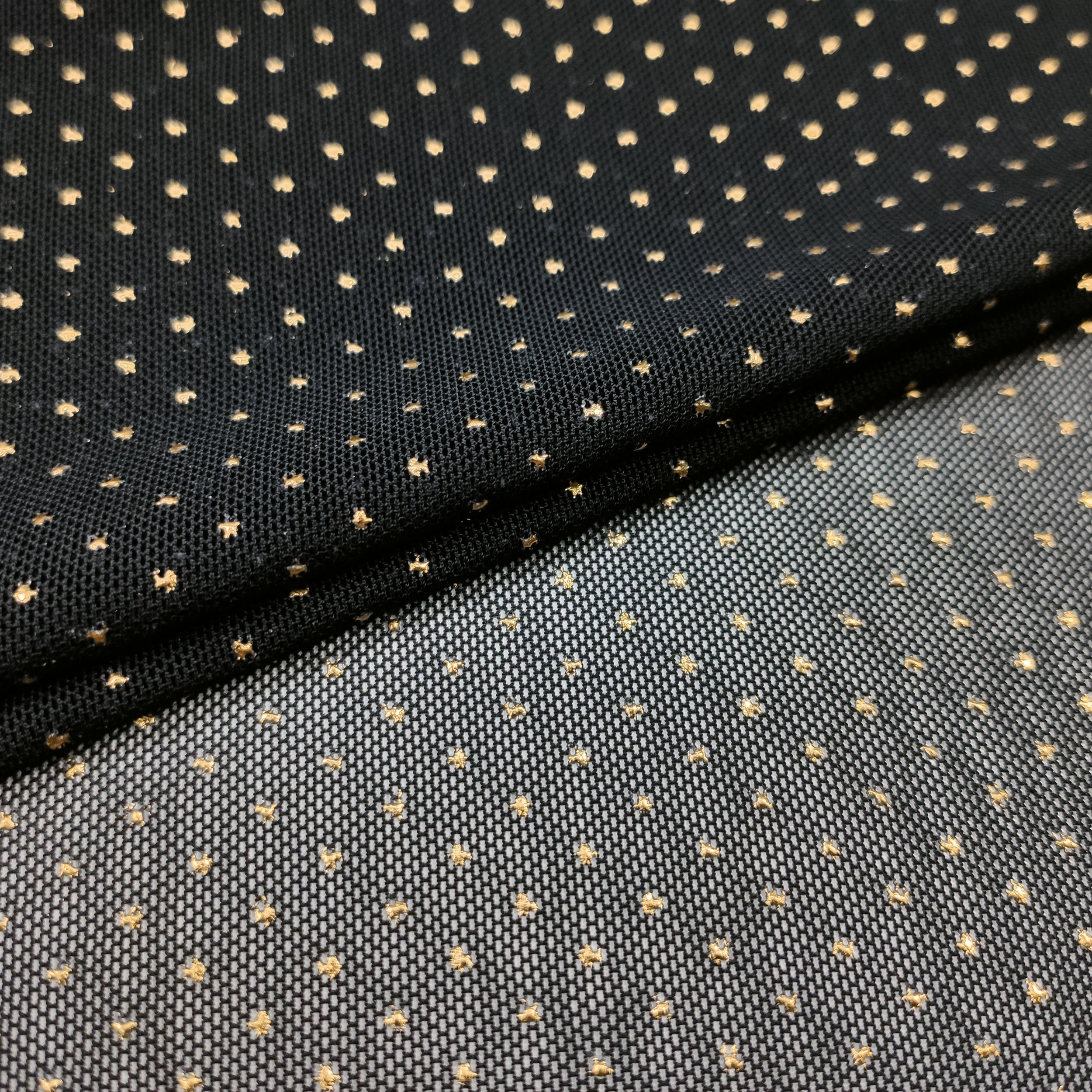 tulle-elasticizzato-nero-pois-oro