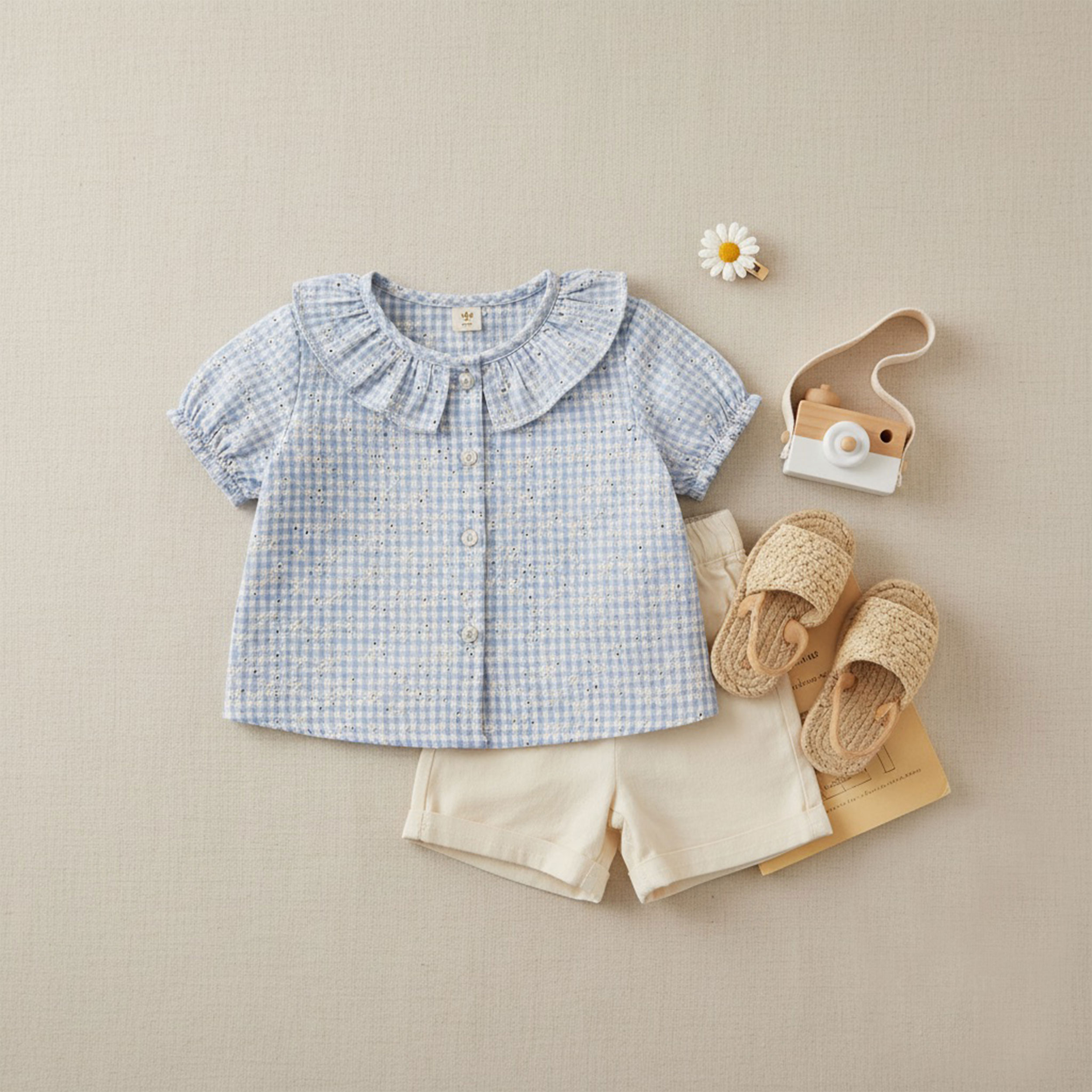 Sangallo Cotton Squares Light Blue and Little Flowers Image